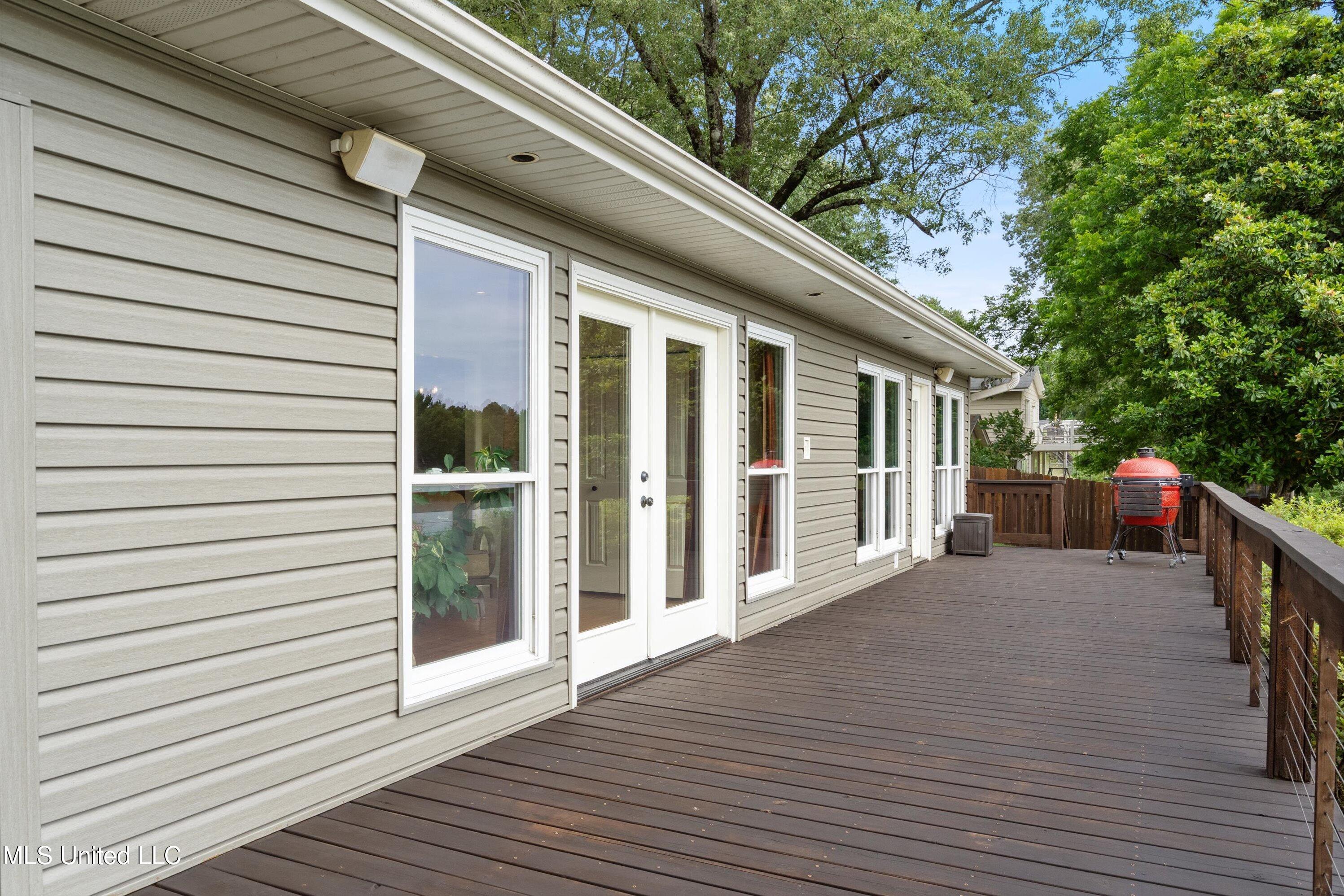 7300 W Shahkoka Drive, Olive Branch, Mississippi image 39