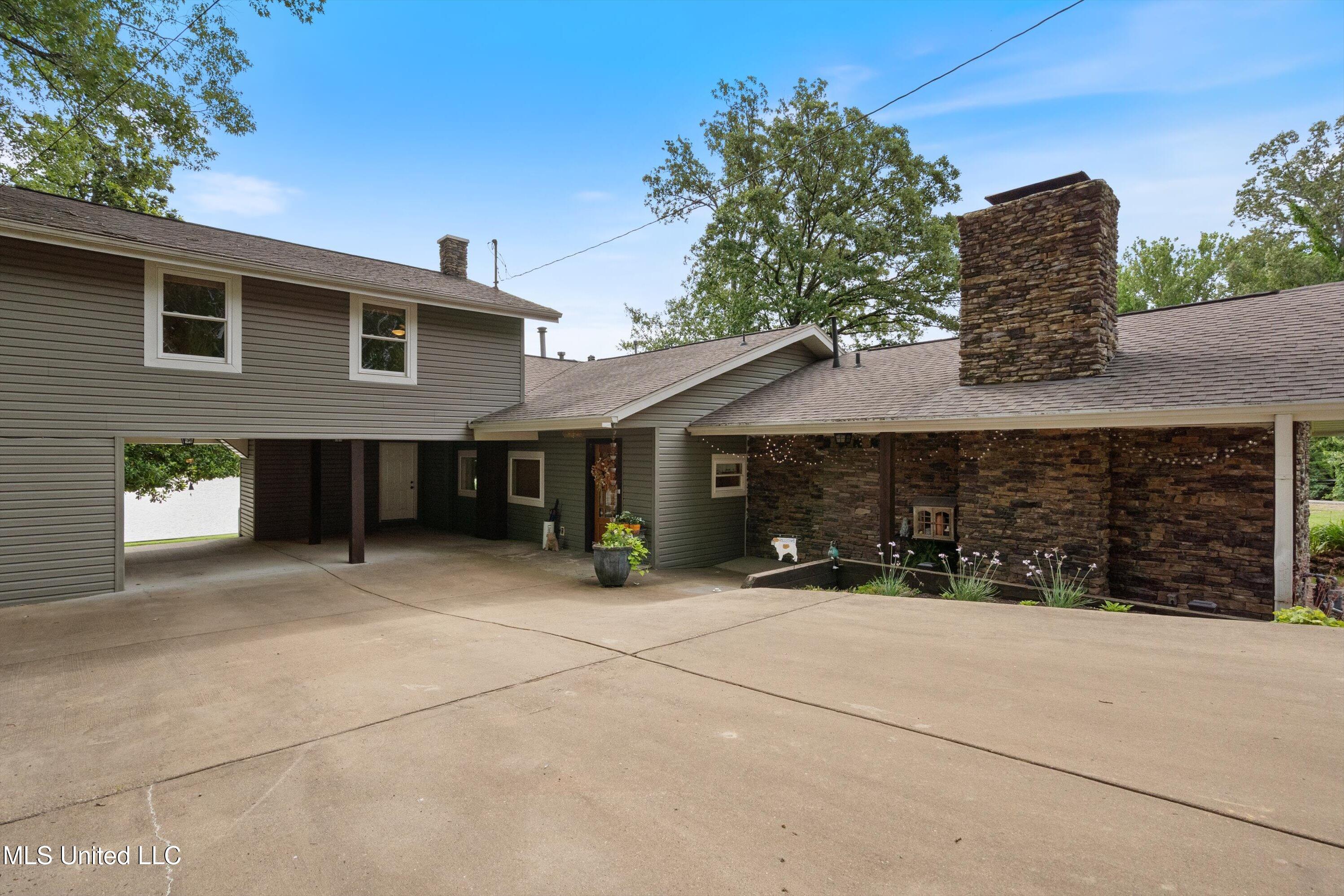 7300 W Shahkoka Drive, Olive Branch, Mississippi image 36