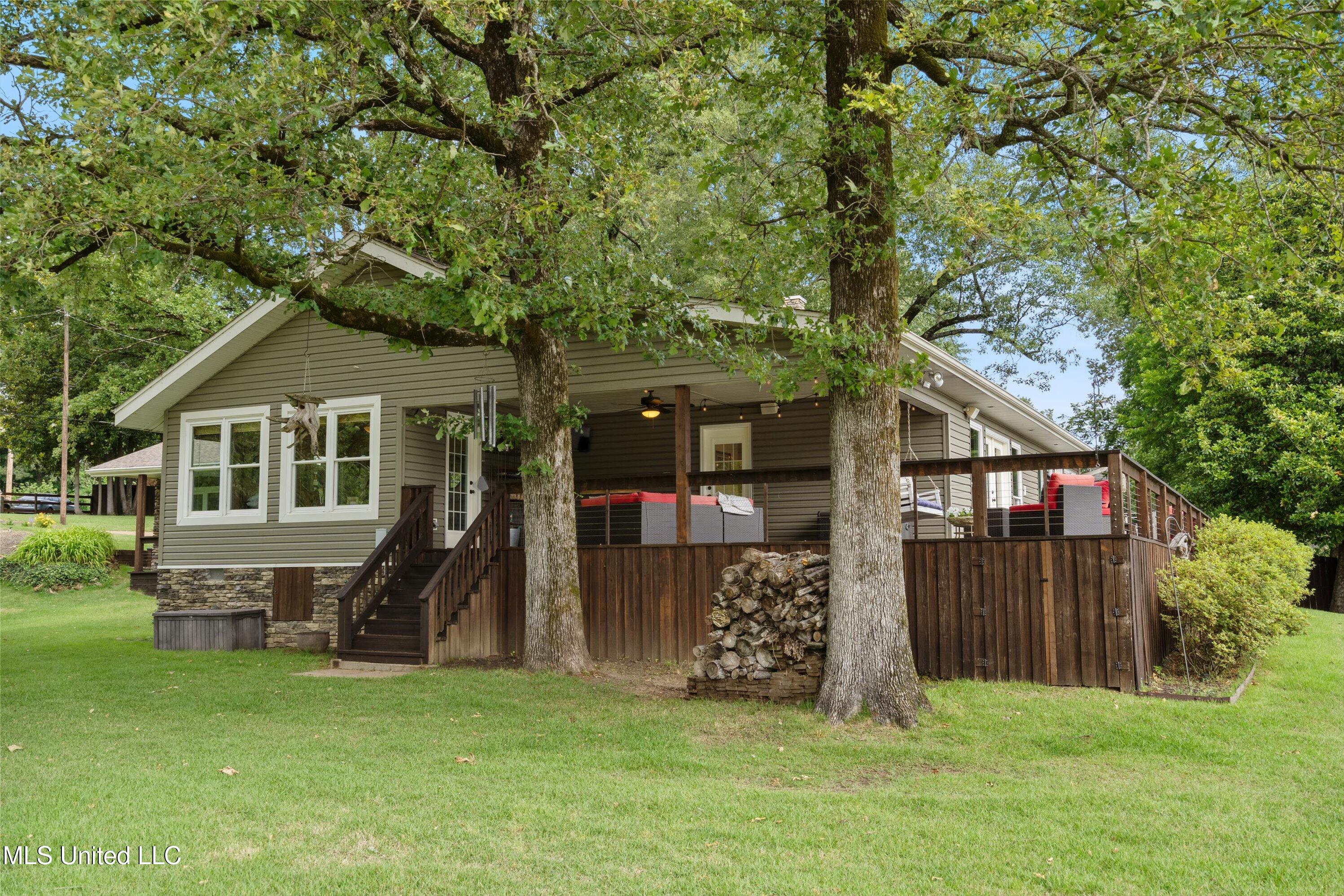 7300 W Shahkoka Drive, Olive Branch, Mississippi image 3