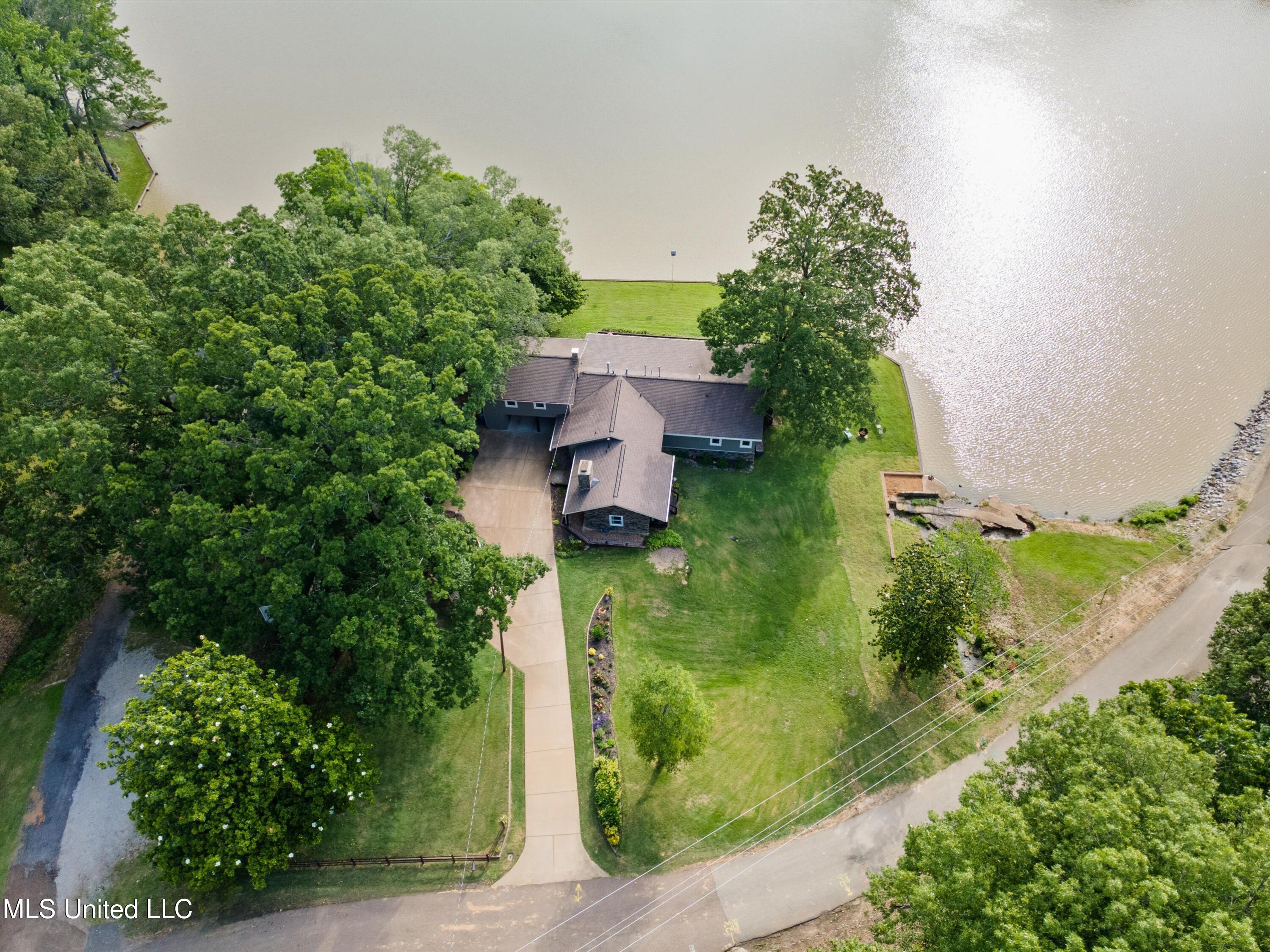 7300 W Shahkoka Drive, Olive Branch, Mississippi image 46