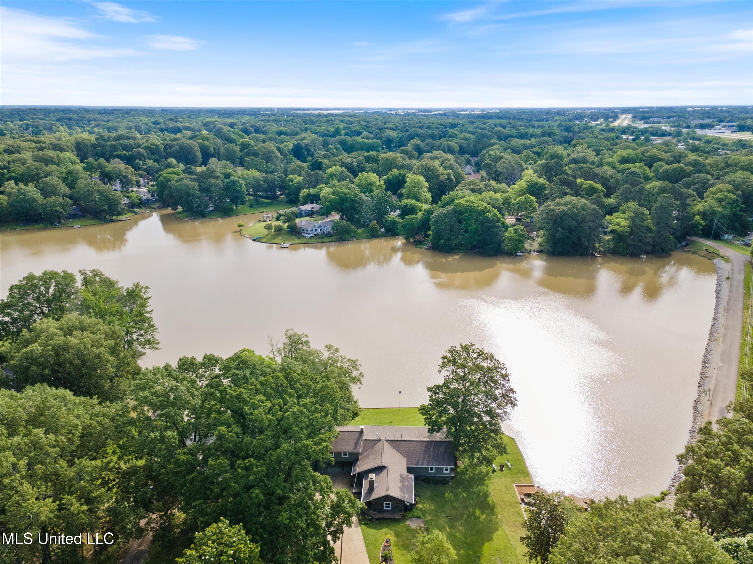 7300 W Shahkoka Drive, Olive Branch, Mississippi image 47