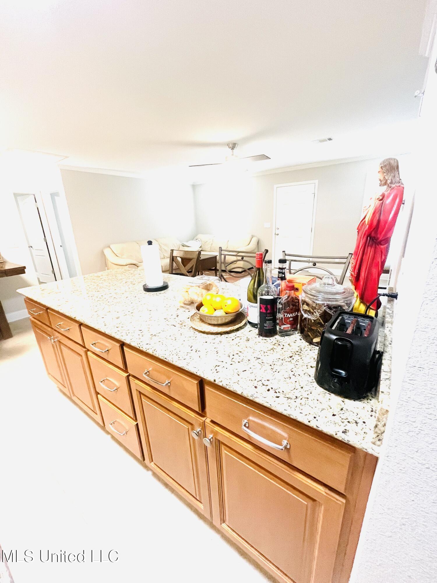 7216 W Larkin Place, Biloxi, Mississippi image 5