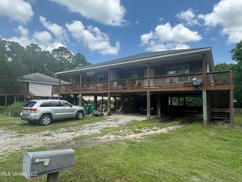 Multifamily For Sale - 6110 E Lafayette Street<br/> Hancock County, Bay Saint Louis, MS 39520