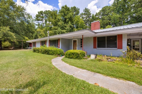 Homes For Sale - 324 Peps Point Road<br/> Forrest County, Hattiesburg, MS 39401
