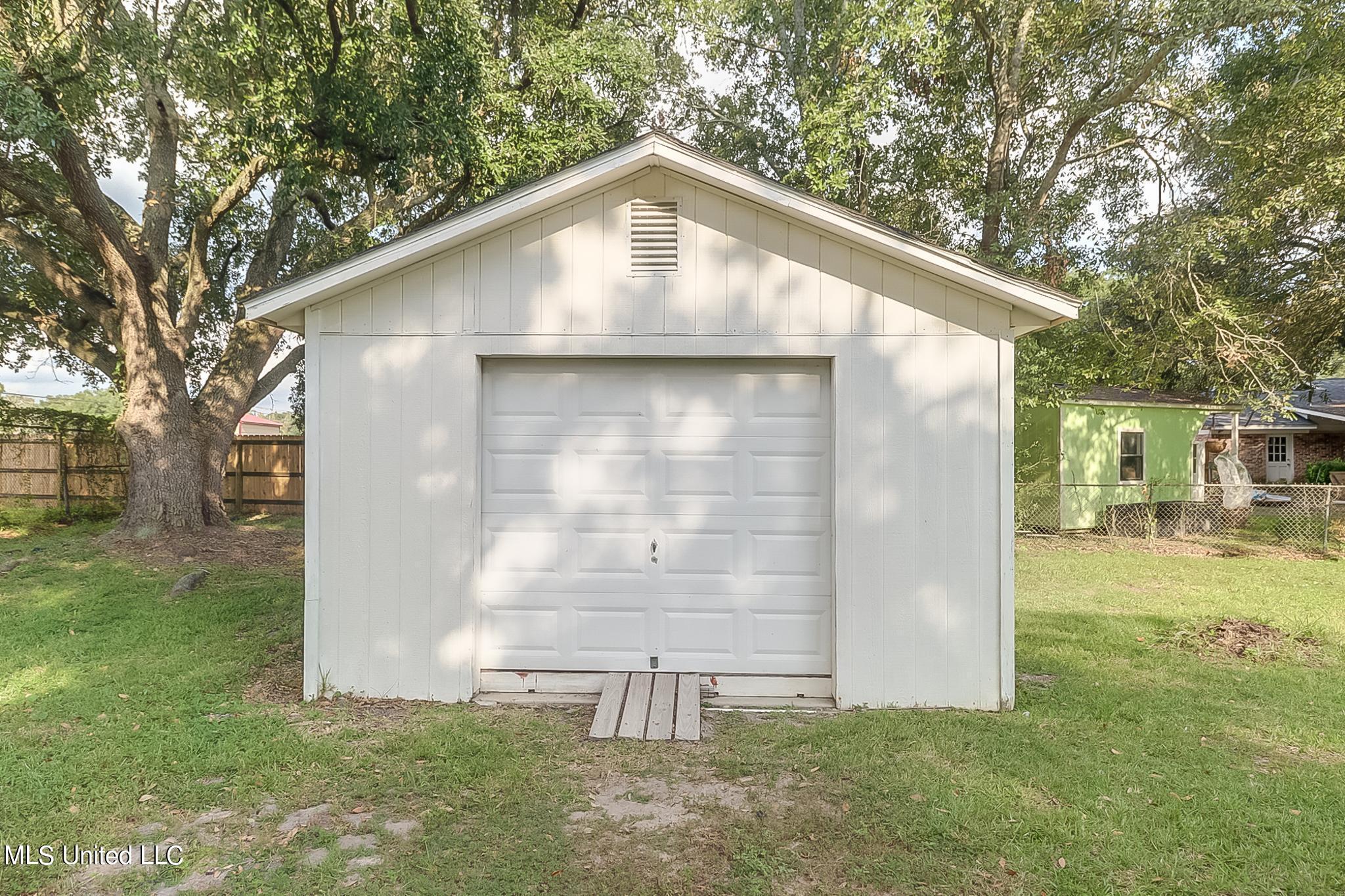 234 White Harbor Road, Long Beach, Mississippi image 23