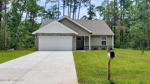 Homes For Sale - 629 Oak Street<br/> Ocean Springs, MS 39564
