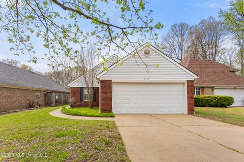 Homes For Sale - 1175 Wilson Ridge<br/> Lake Cormorant, MS 38641