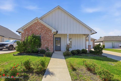 Homes For Sale - 815 Long Leaf Circle<br/> Brandon, MS 39042
