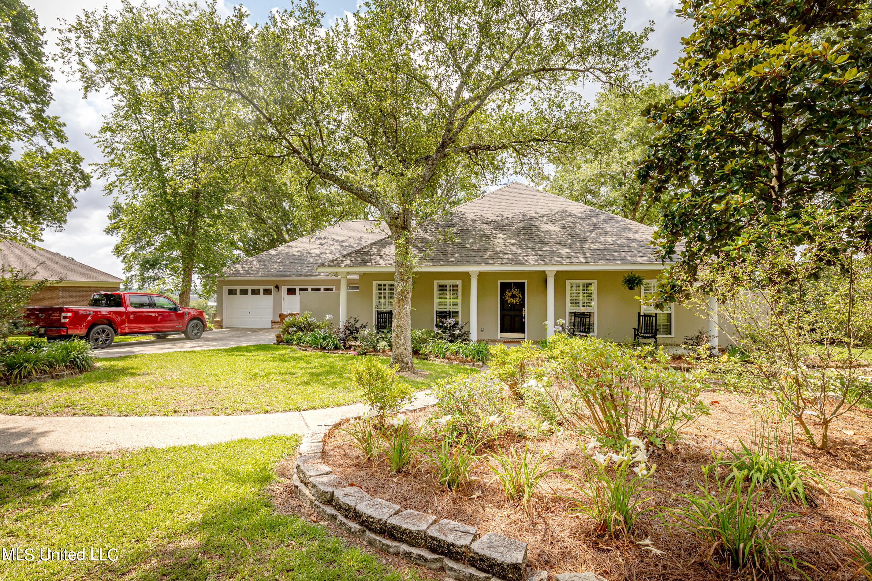 9195 Scenic River Drive, Biloxi, Mississippi image 2