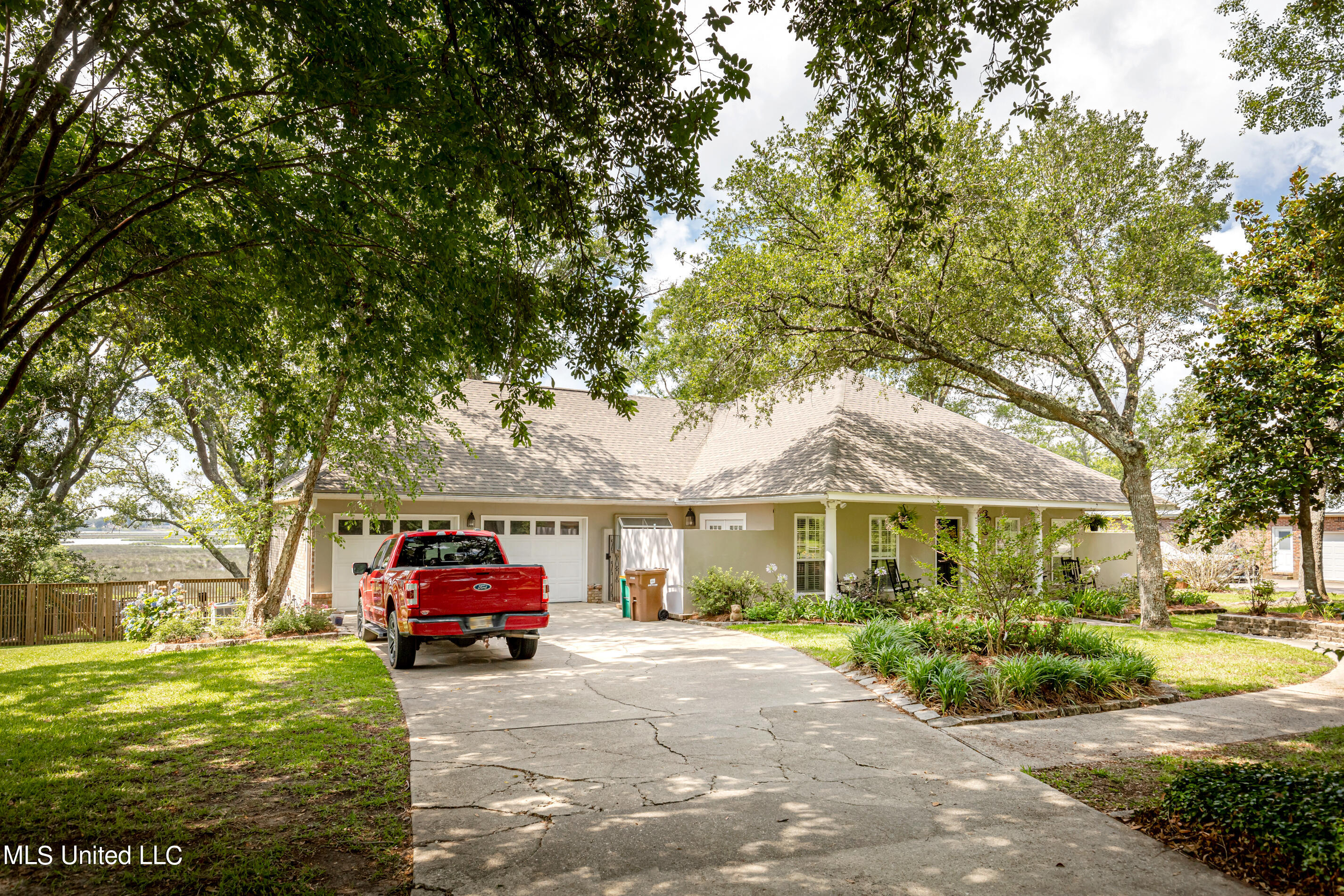 9195 Scenic River Drive, Biloxi, Mississippi image 1