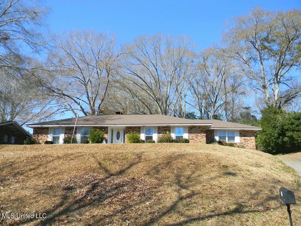 121 N Temple Road, Natchez, Mississippi image 1