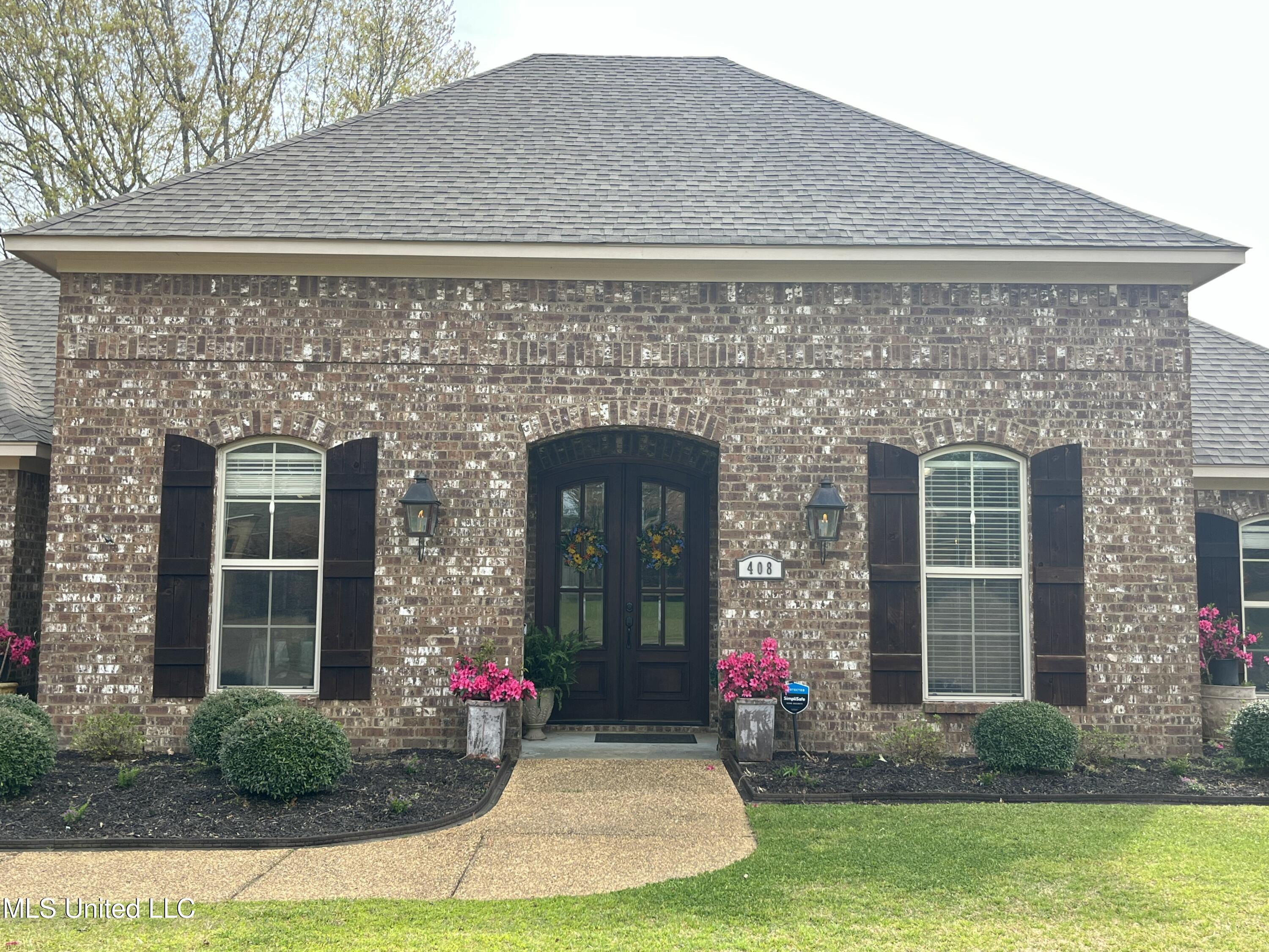 408 Bridgestone Place, Florence, Mississippi image 2