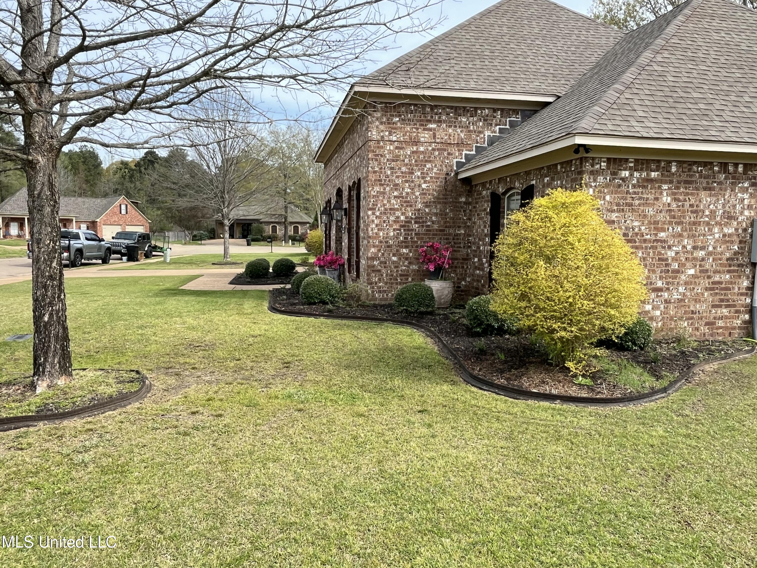 408 Bridgestone Place, Florence, Mississippi image 10