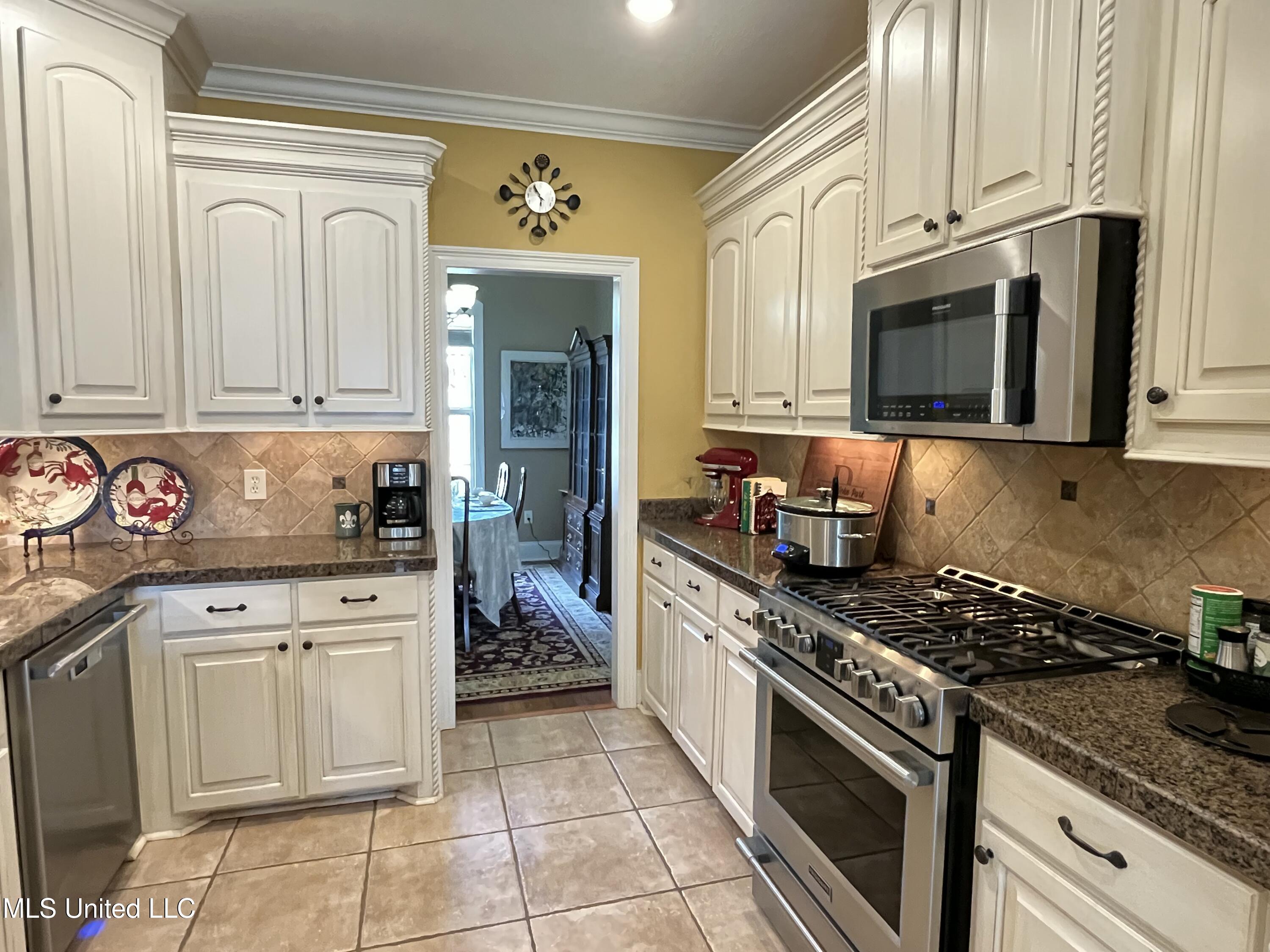408 Bridgestone Place, Florence, Mississippi image 23