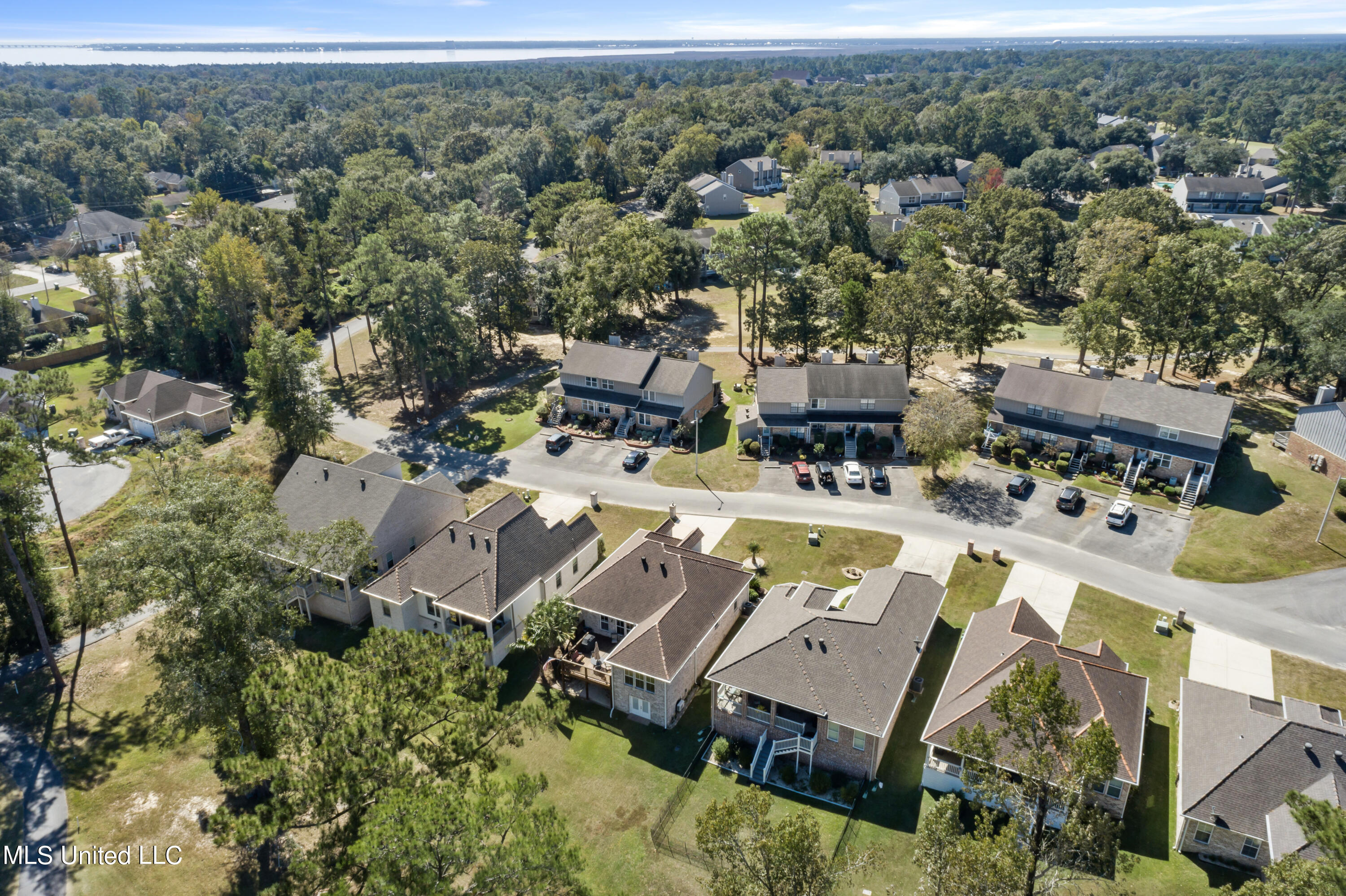 87108 Highpoint Drive, Diamondhead, Mississippi image 28