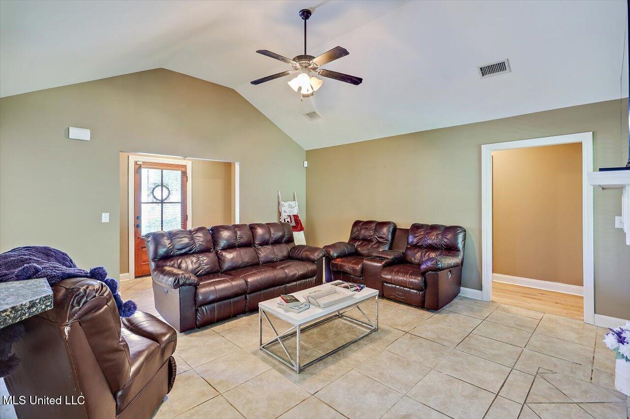 150 Britton Circle, Flowood, Mississippi image 9