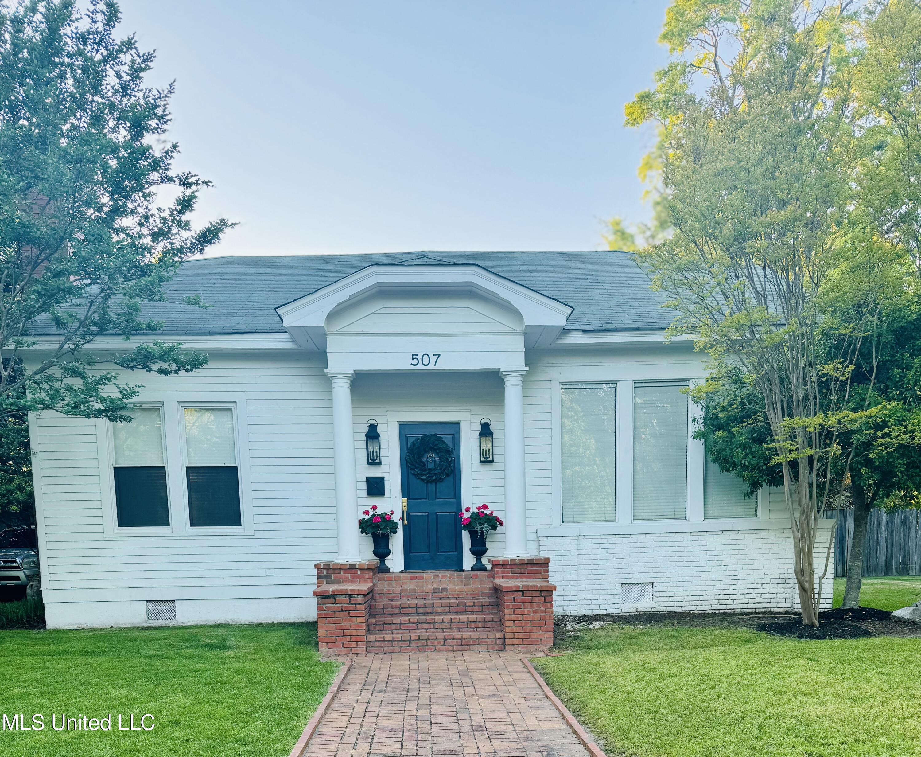 507 E Claiborne Avenue, Greenwood, Mississippi image 1