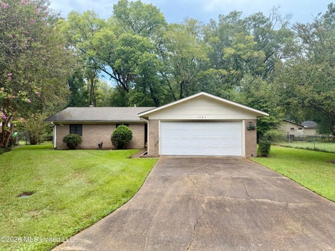Homes For Sale - 1931 Loyd Circle<br/> Pearl, MS 39208