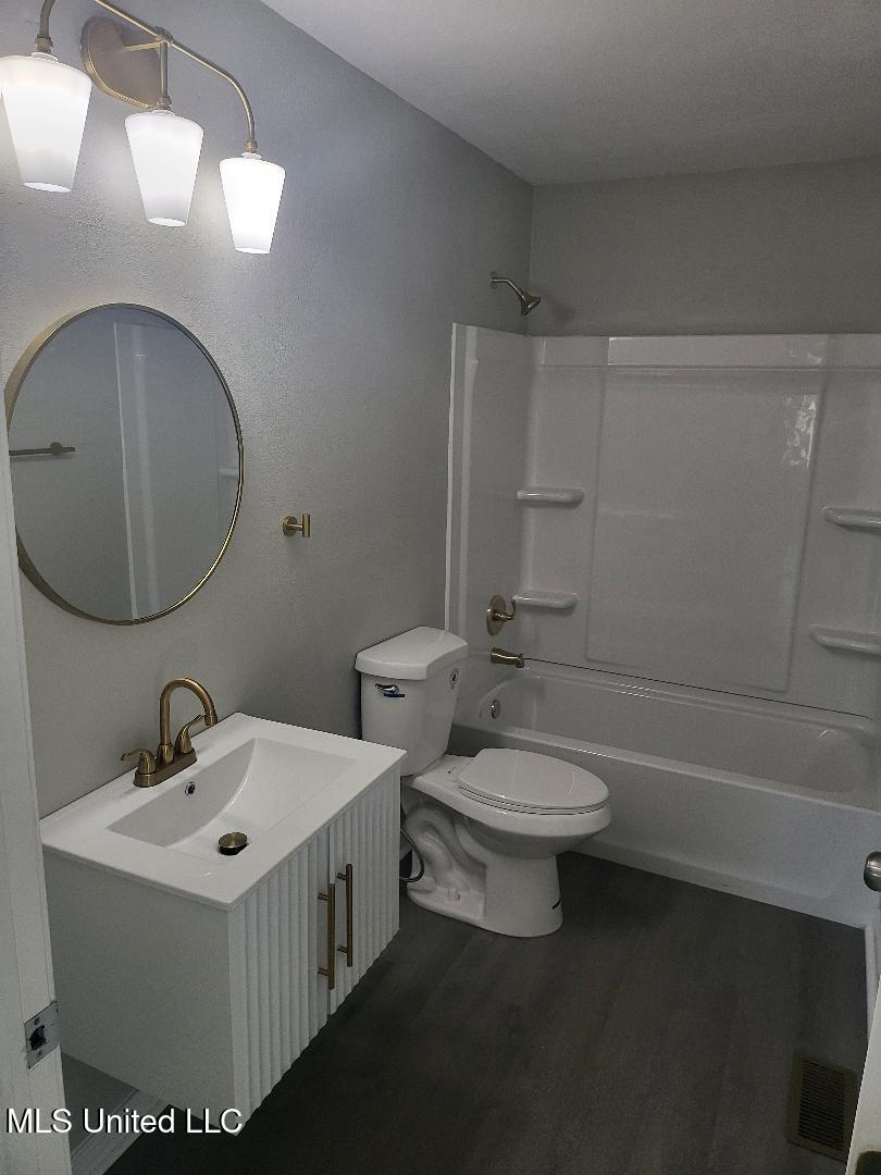 221 N Vardaman Street, Wiggins, Mississippi image 11