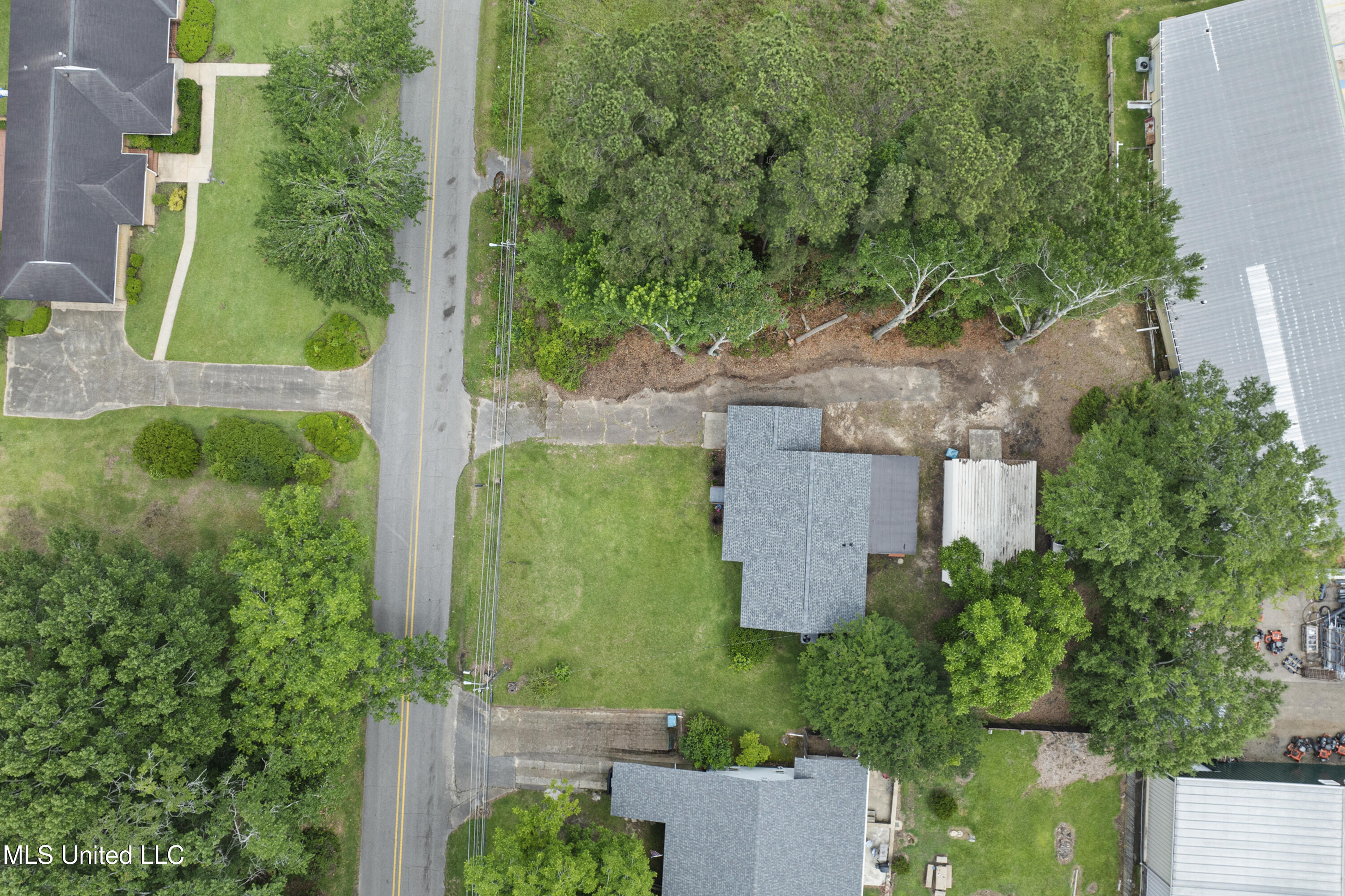 221 N Vardaman Street, Wiggins, Mississippi image 37