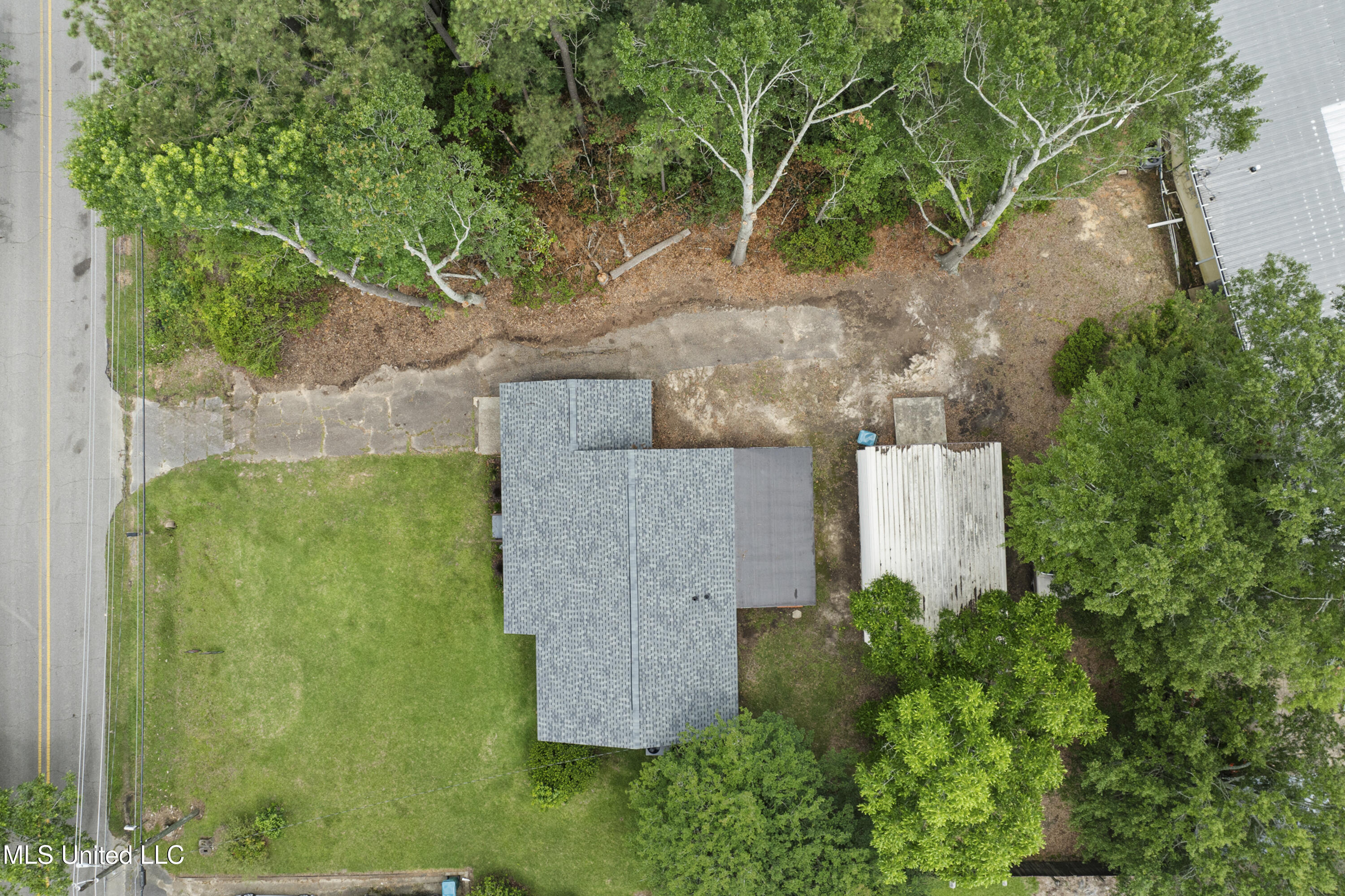 221 N Vardaman Street, Wiggins, Mississippi image 33