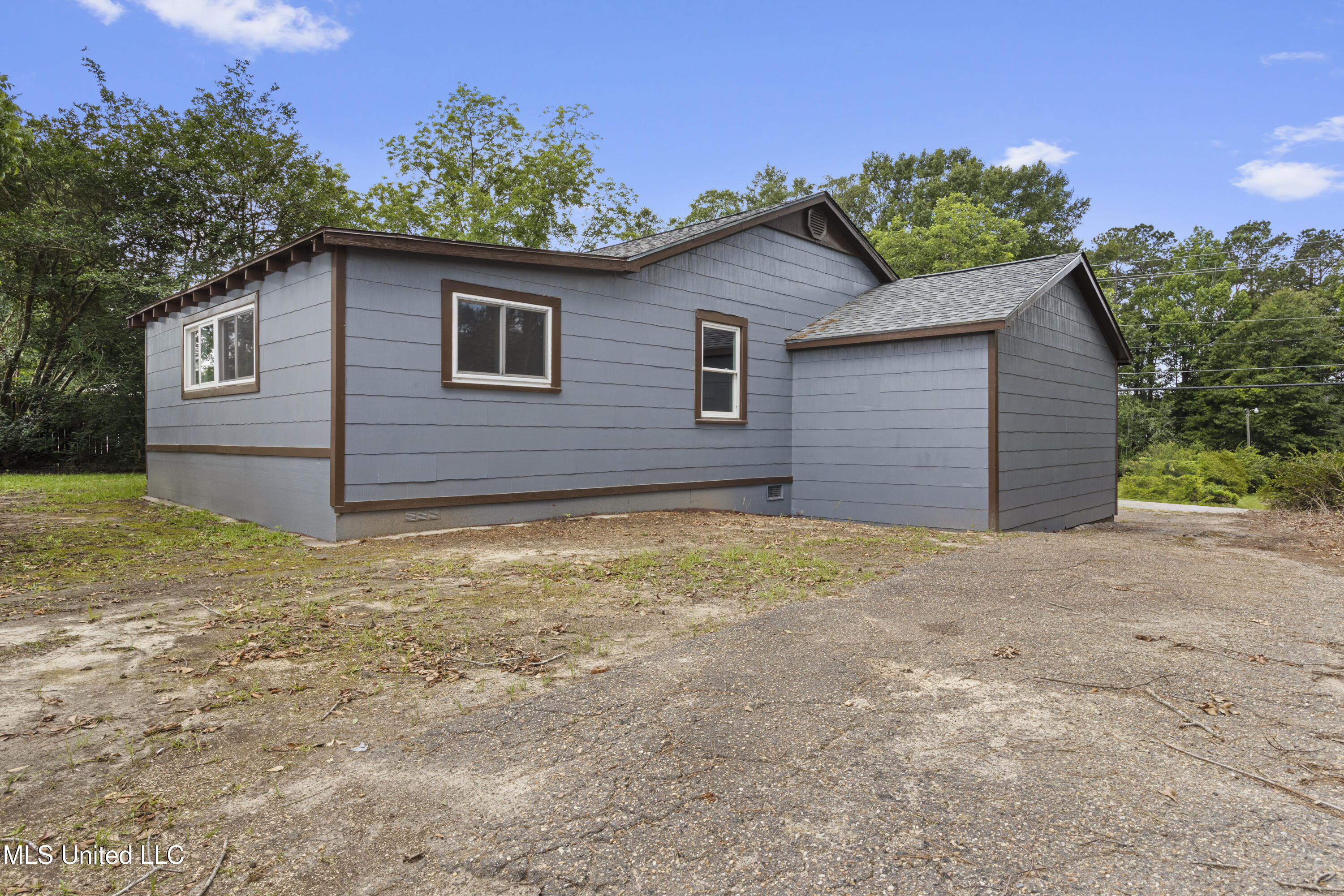221 N Vardaman Street, Wiggins, Mississippi image 30