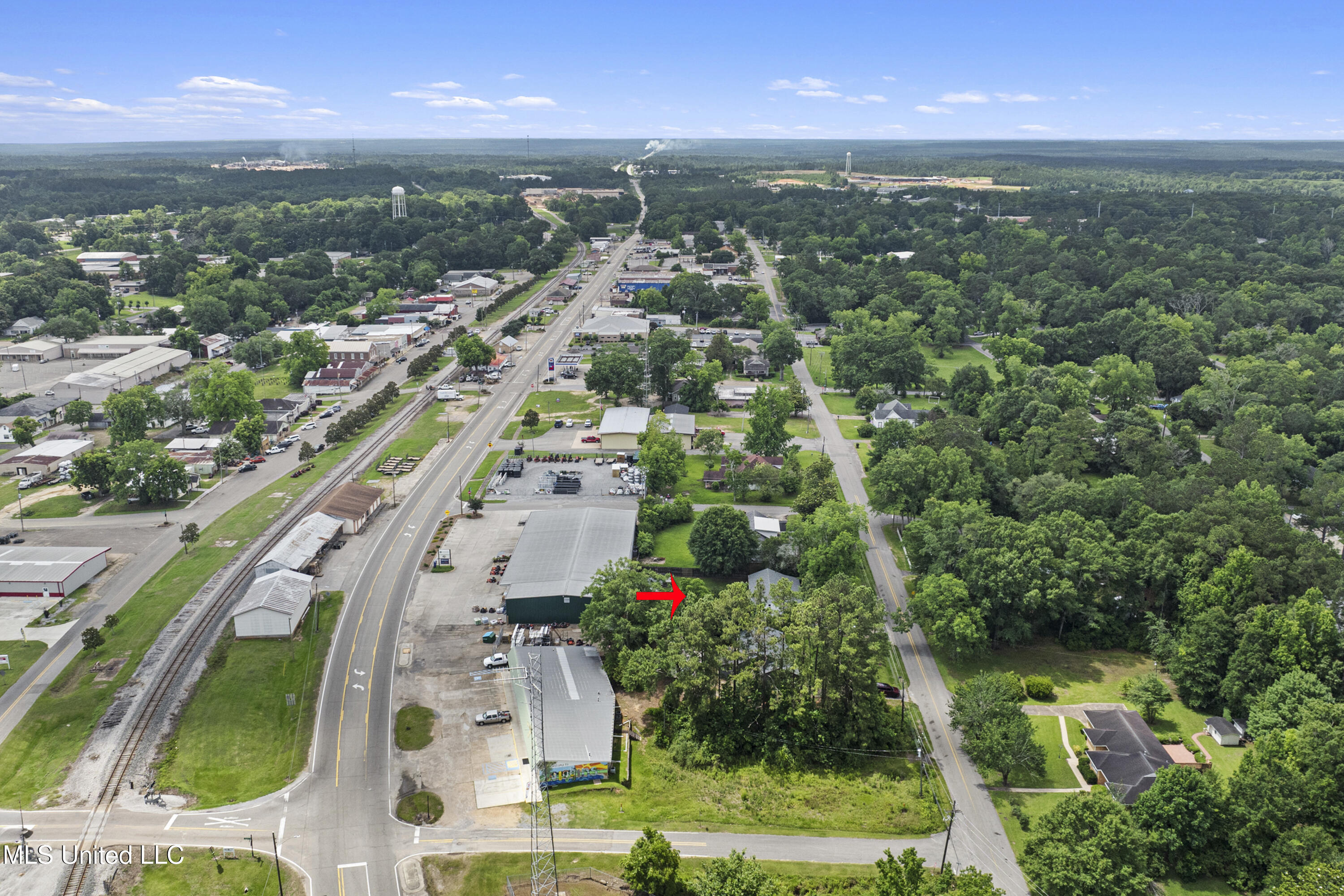 221 N Vardaman Street, Wiggins, Mississippi image 2