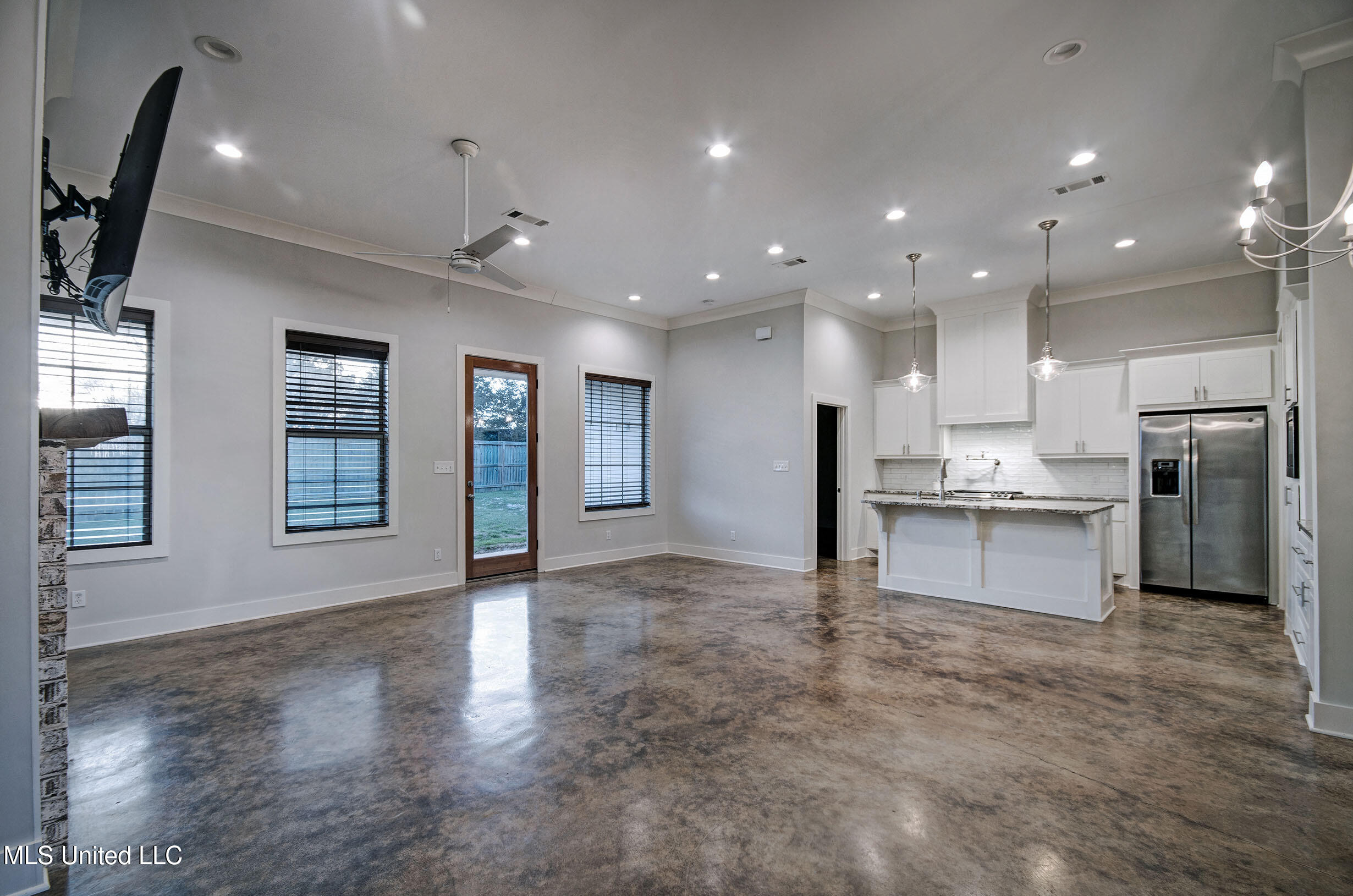 265 Clubview Circle, Pearl, Mississippi image 9