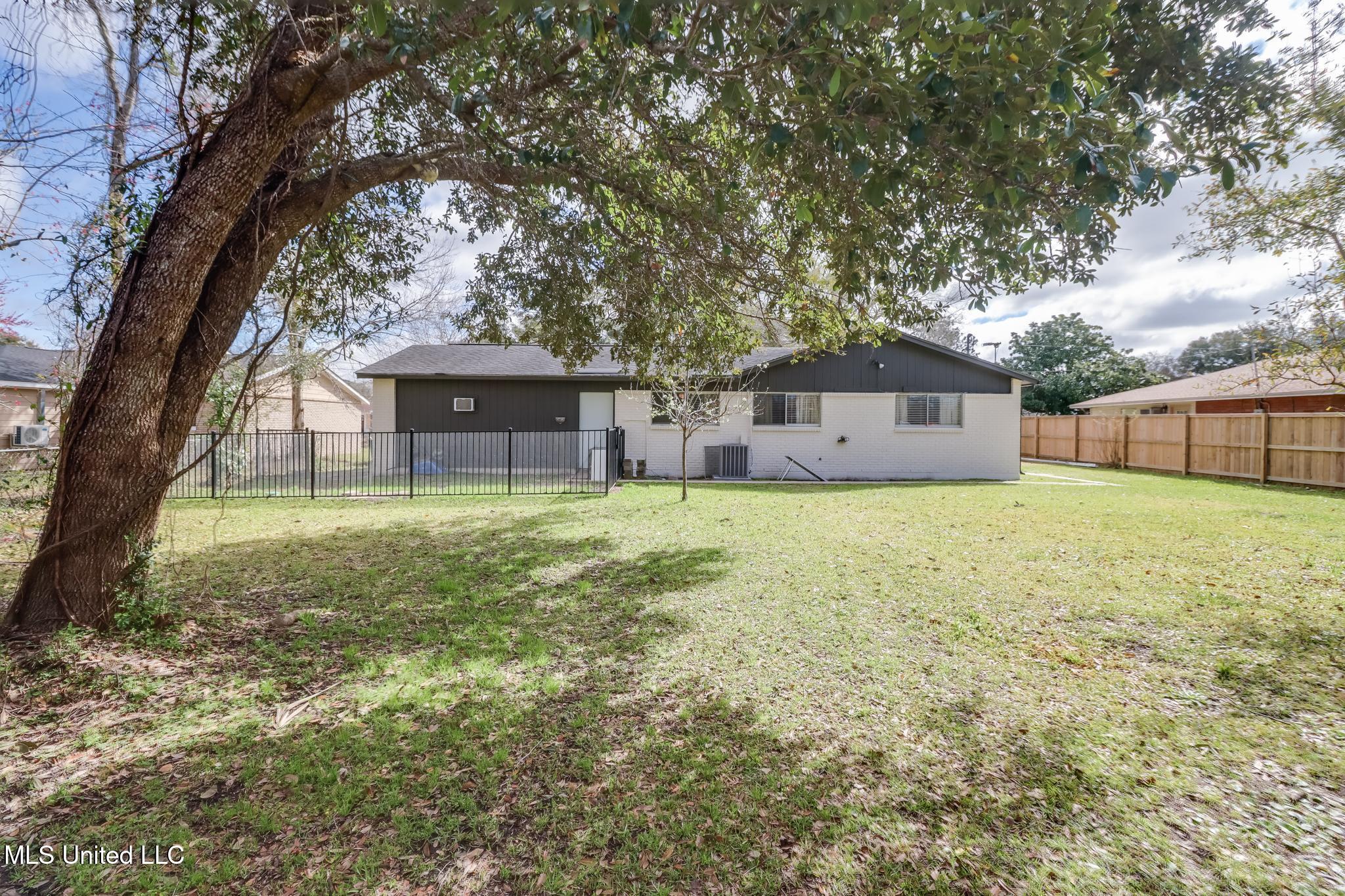 111 Warwick Street, Long Beach, Mississippi image 24
