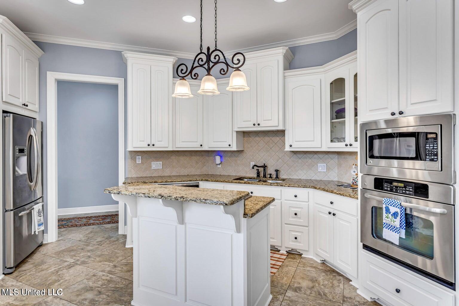 3901 Acadian Village Drive, Ocean Springs, Mississippi image 15