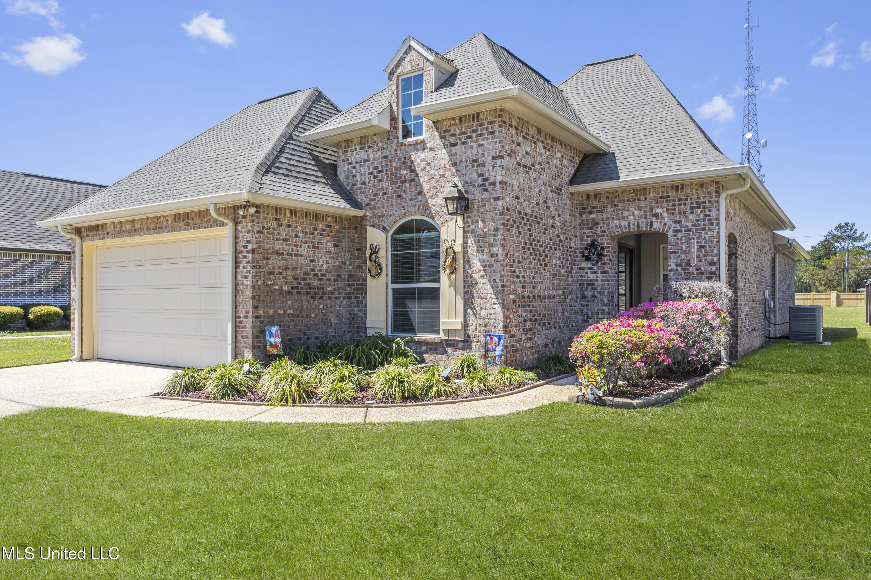 3901 Acadian Village Drive, Ocean Springs, Mississippi image 1