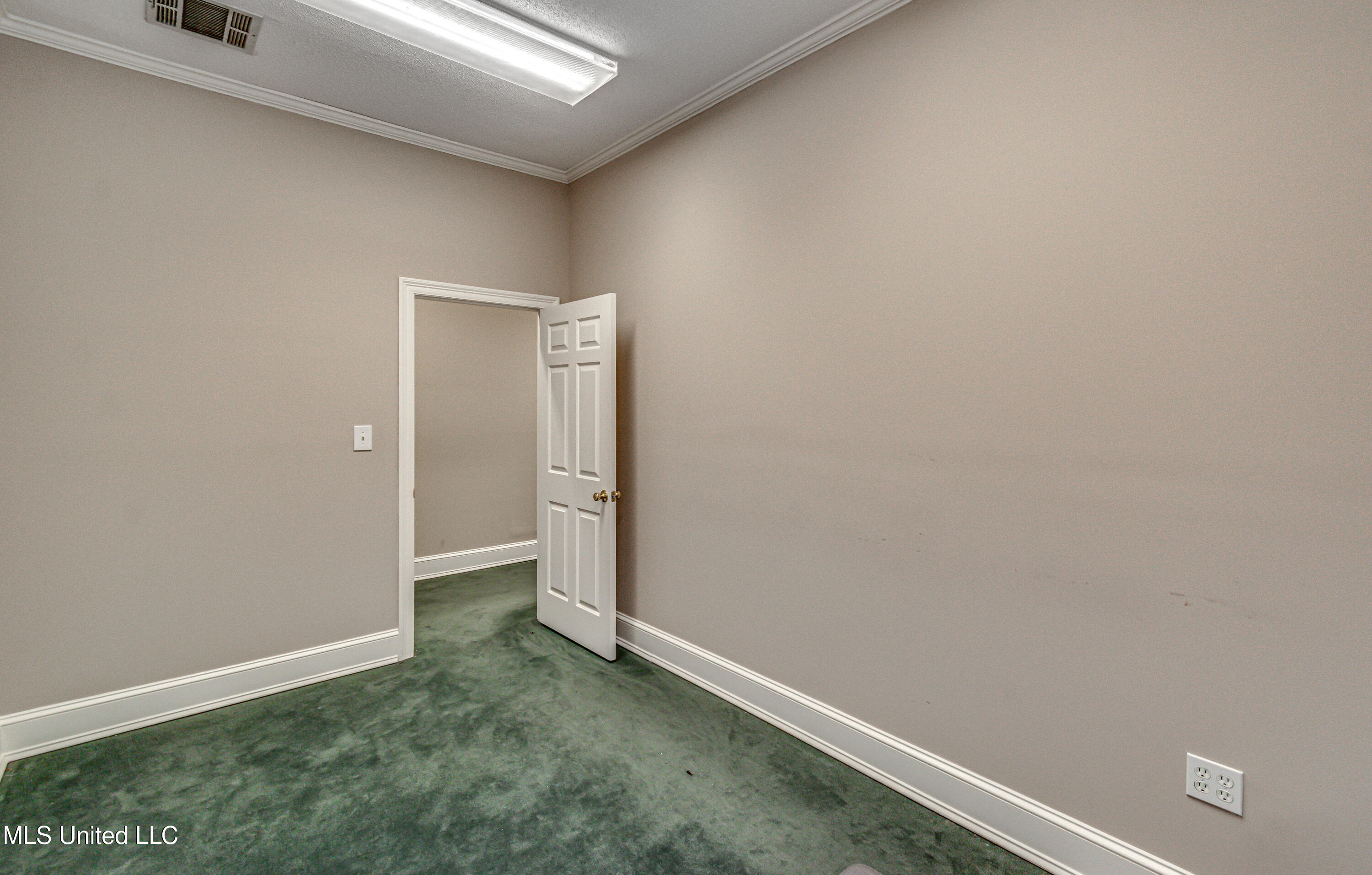 Jackson, Mississippi 39211, United States, ,Residential,Active,30567