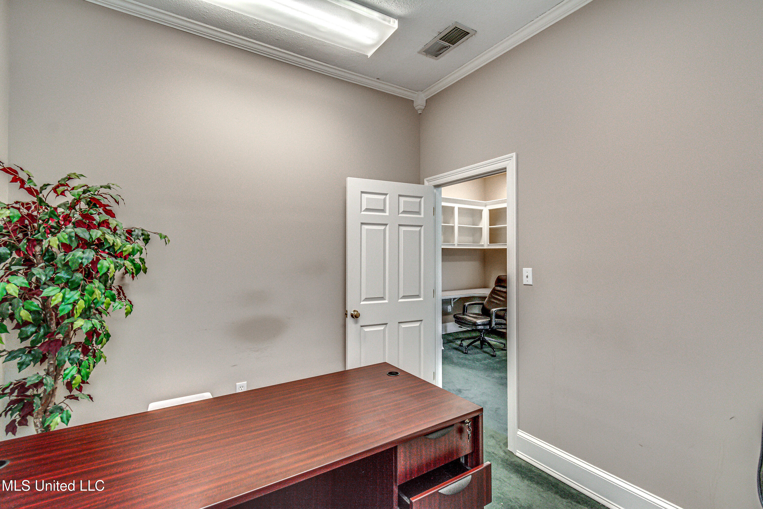 Jackson, Mississippi 39211, United States, ,Residential,Active,30567