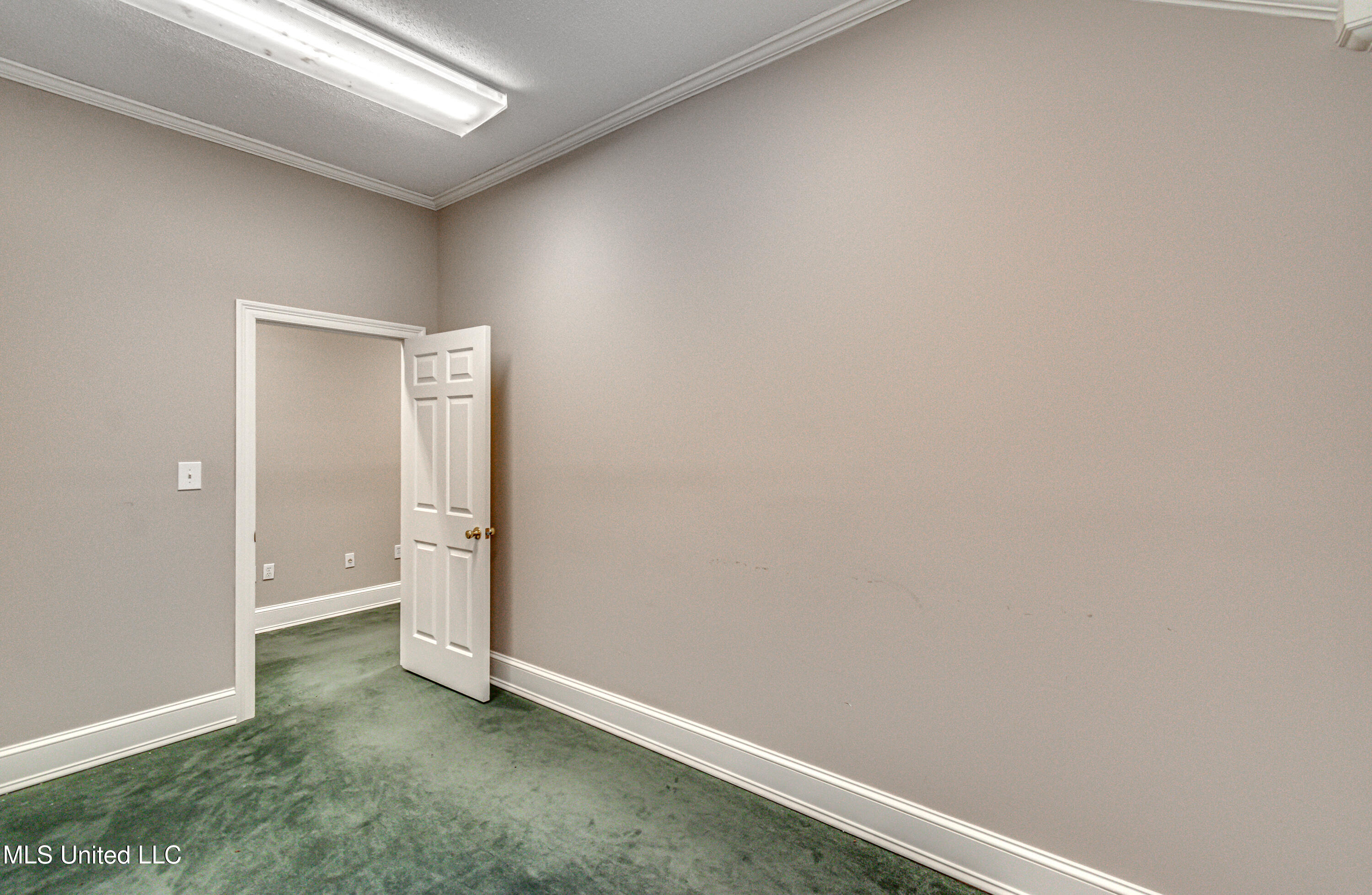 Jackson, Mississippi 39211, United States, ,Residential,Active,30567