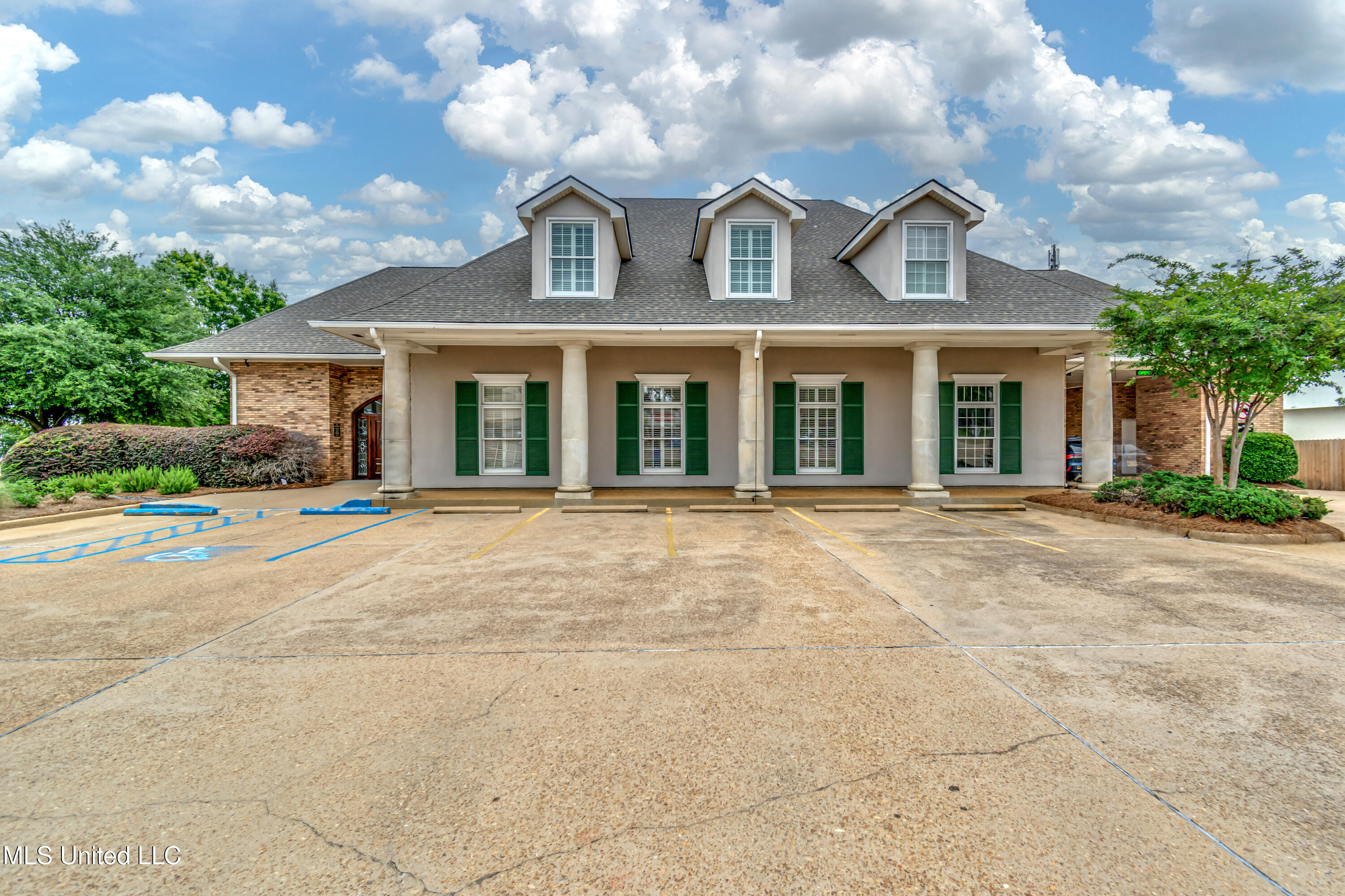 Jackson, Mississippi 39211, United States, ,Residential,Active,30567