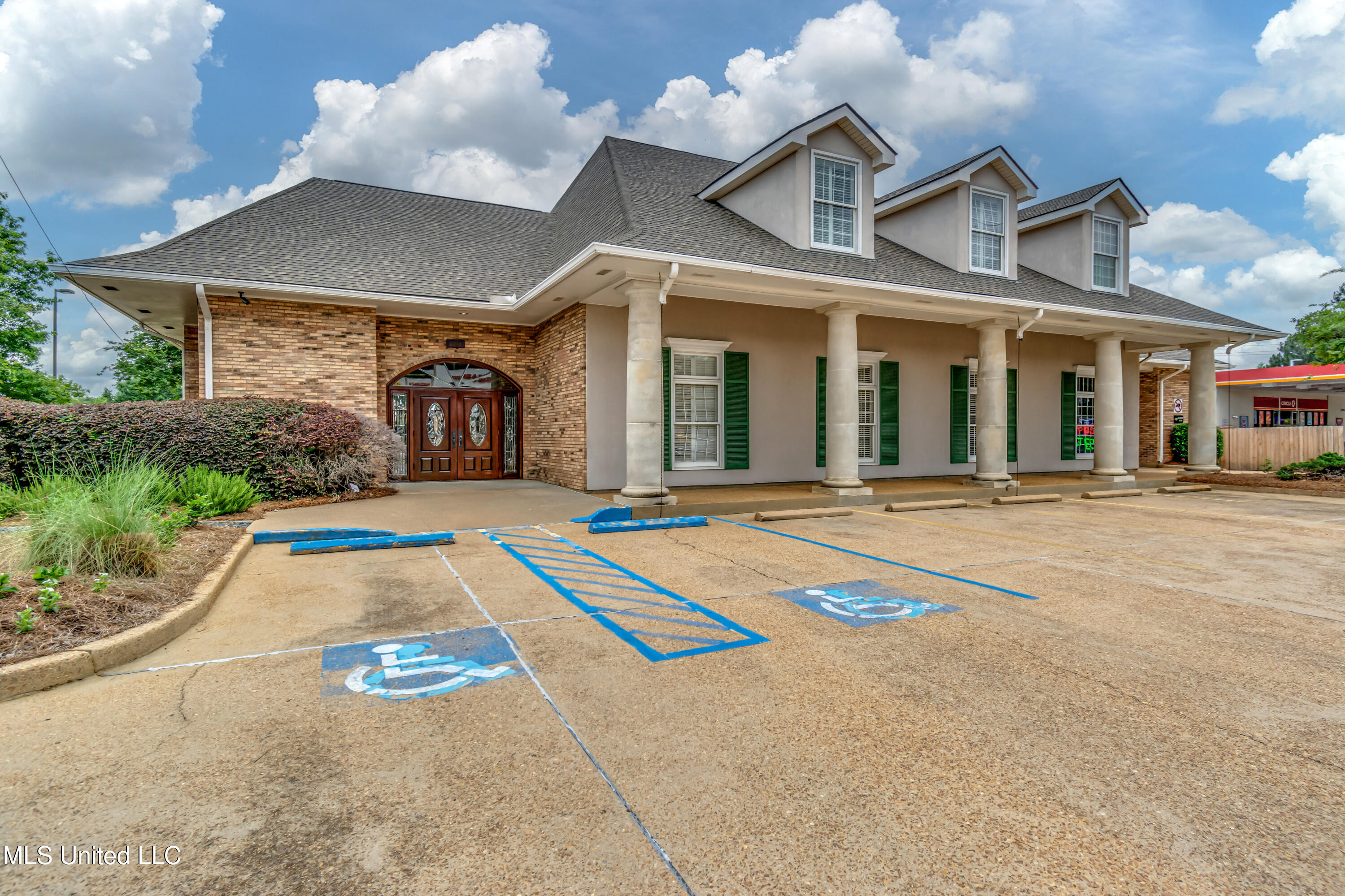 Jackson, Mississippi 39211, United States, ,Residential,Active,30567