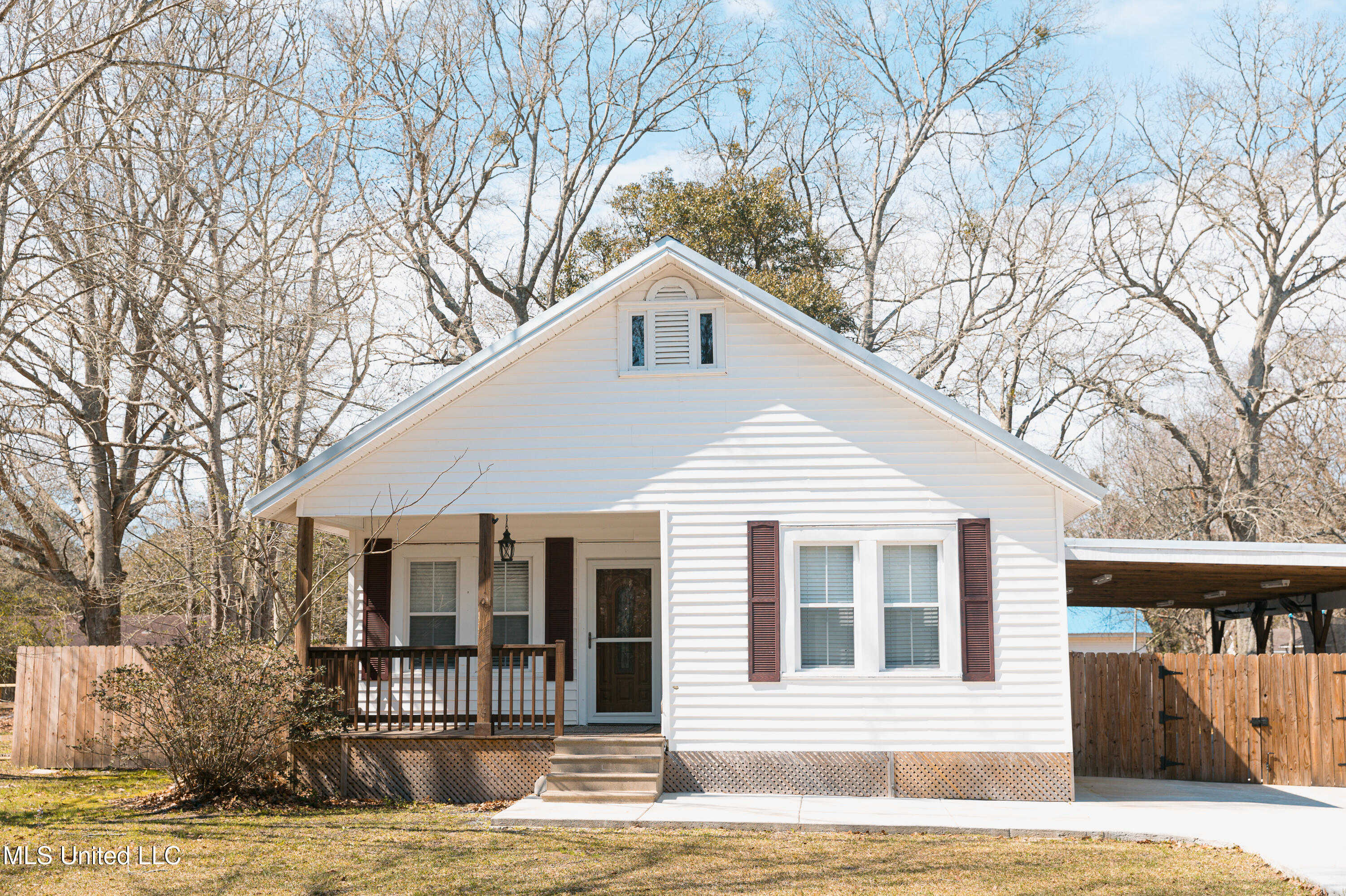 3021 Smith Drive, Gautier, Mississippi image 1