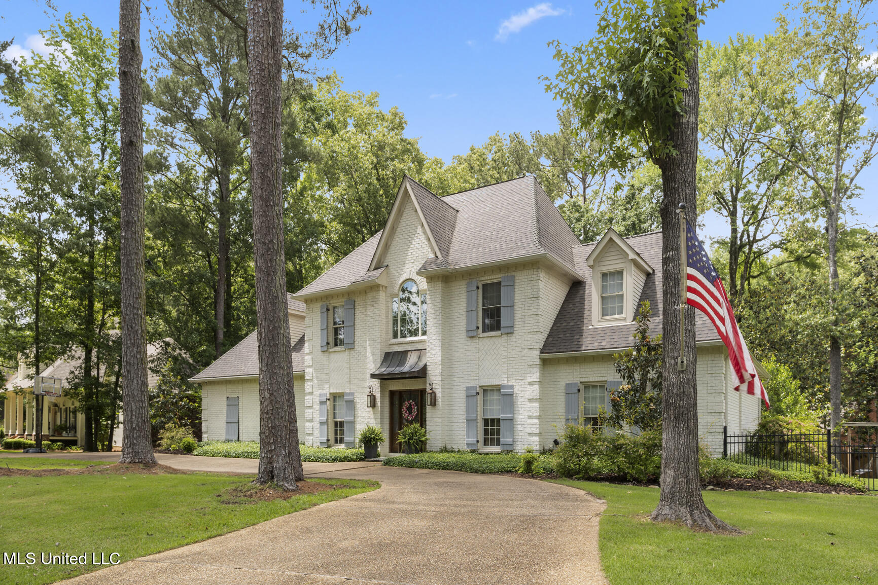 400 W Wycombe Place, Flowood, Mississippi image 2