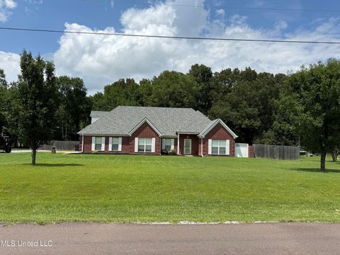 Homes For Sale - 25 Dry Field Road<br/> Marshall County, Byhalia, MS 38611