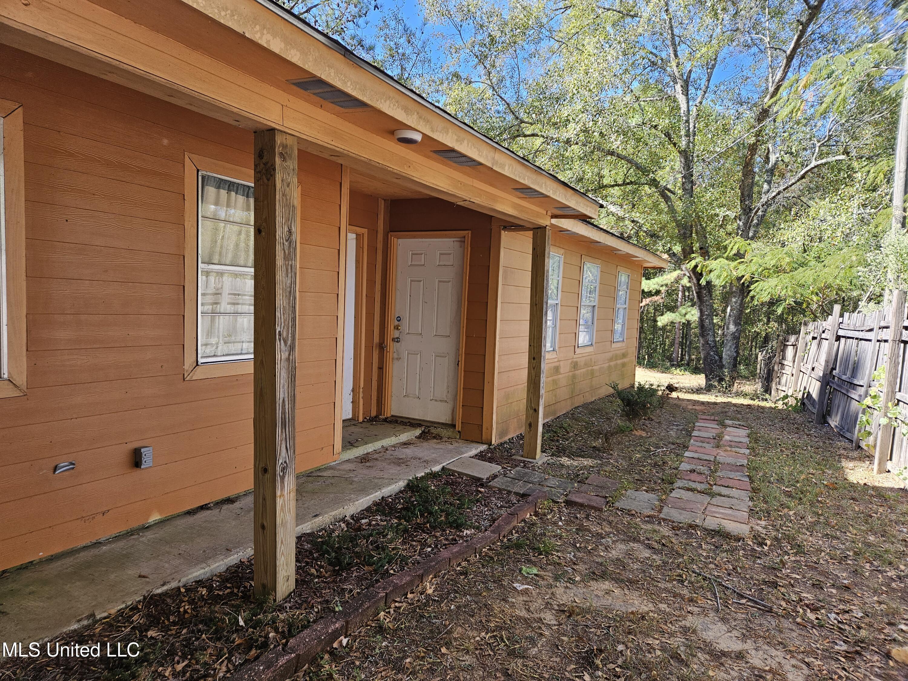 29 Willie Lindsey Drive, Collins, Mississippi image 3