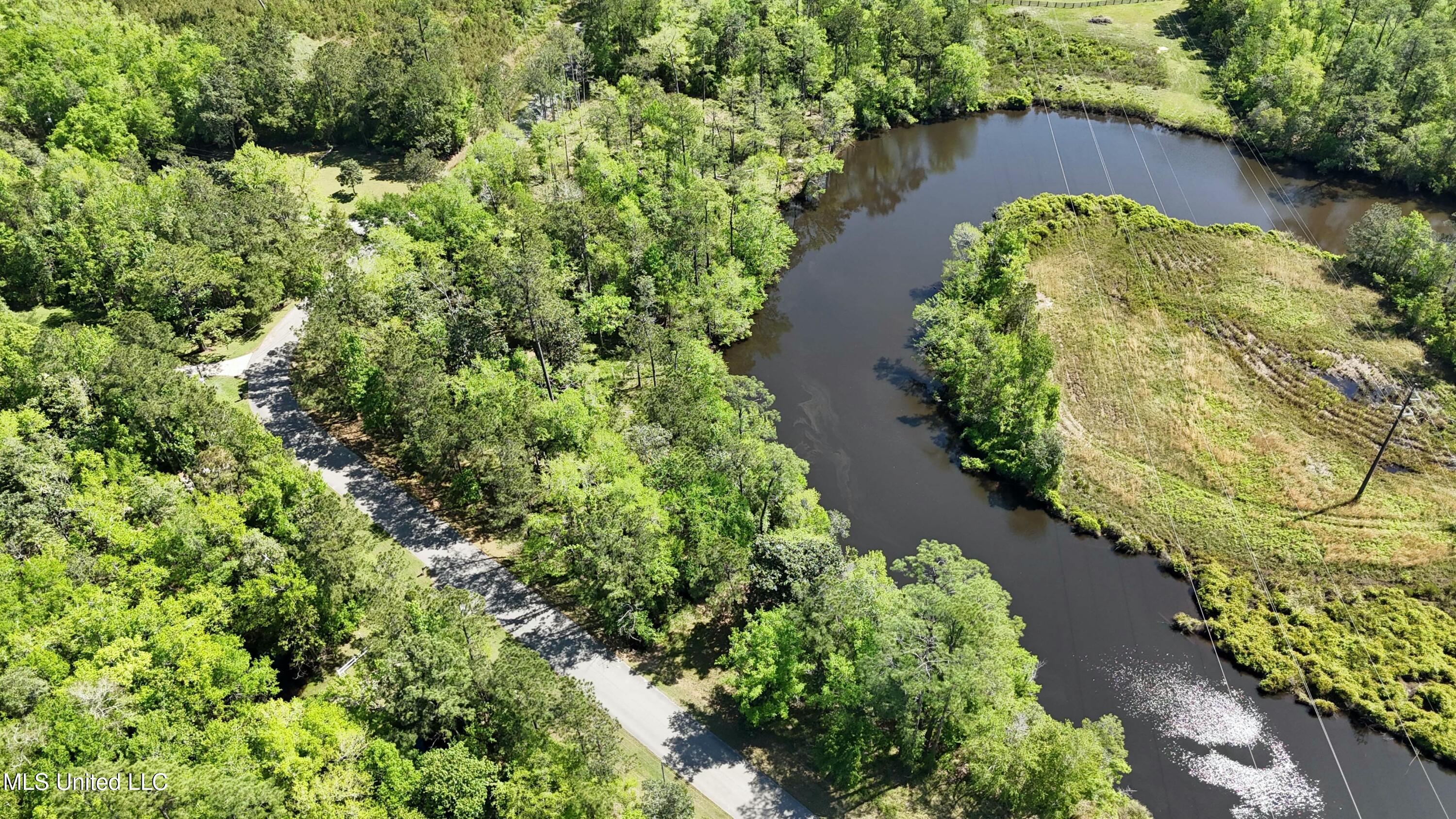 Riverland Drive, Biloxi, Mississippi image 20