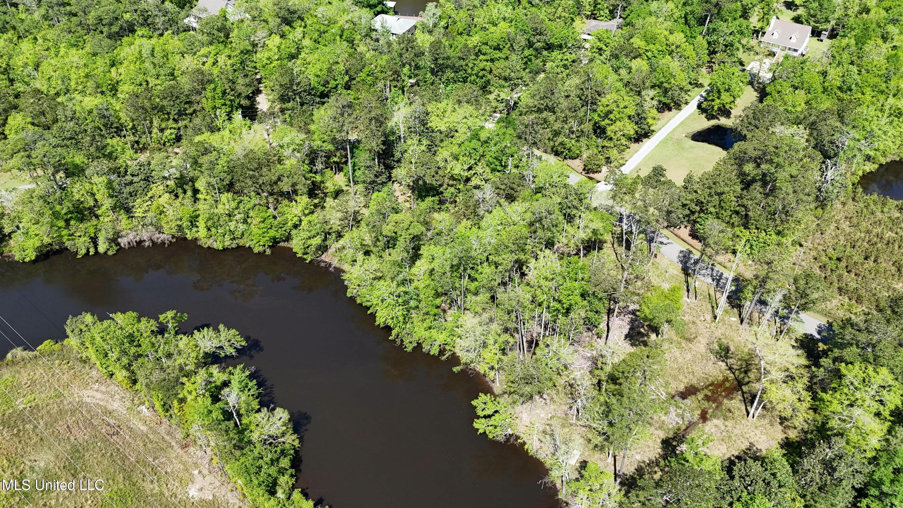 Riverland Drive, Biloxi, Mississippi image 17