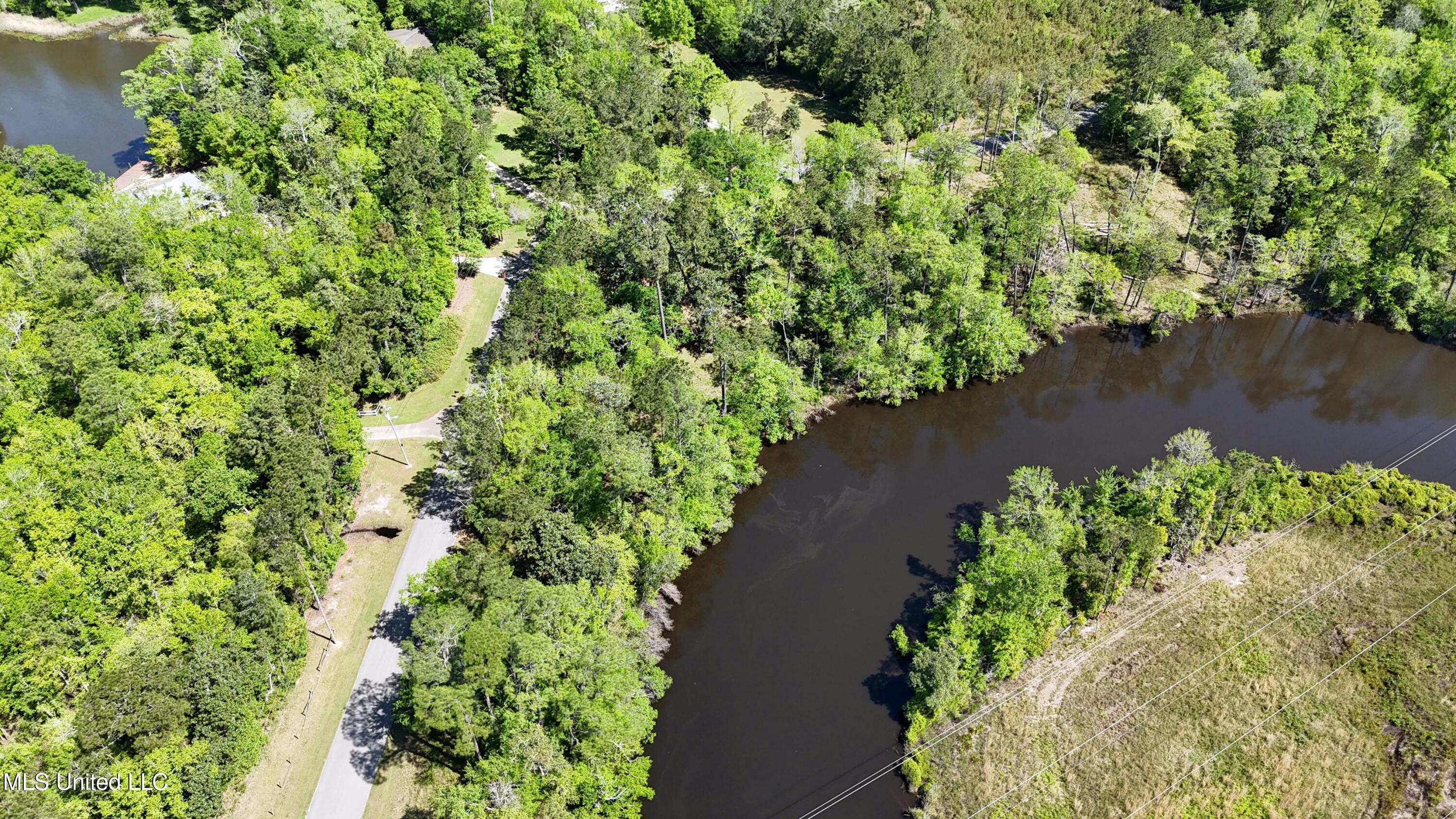 Riverland Drive, Biloxi, Mississippi image 19