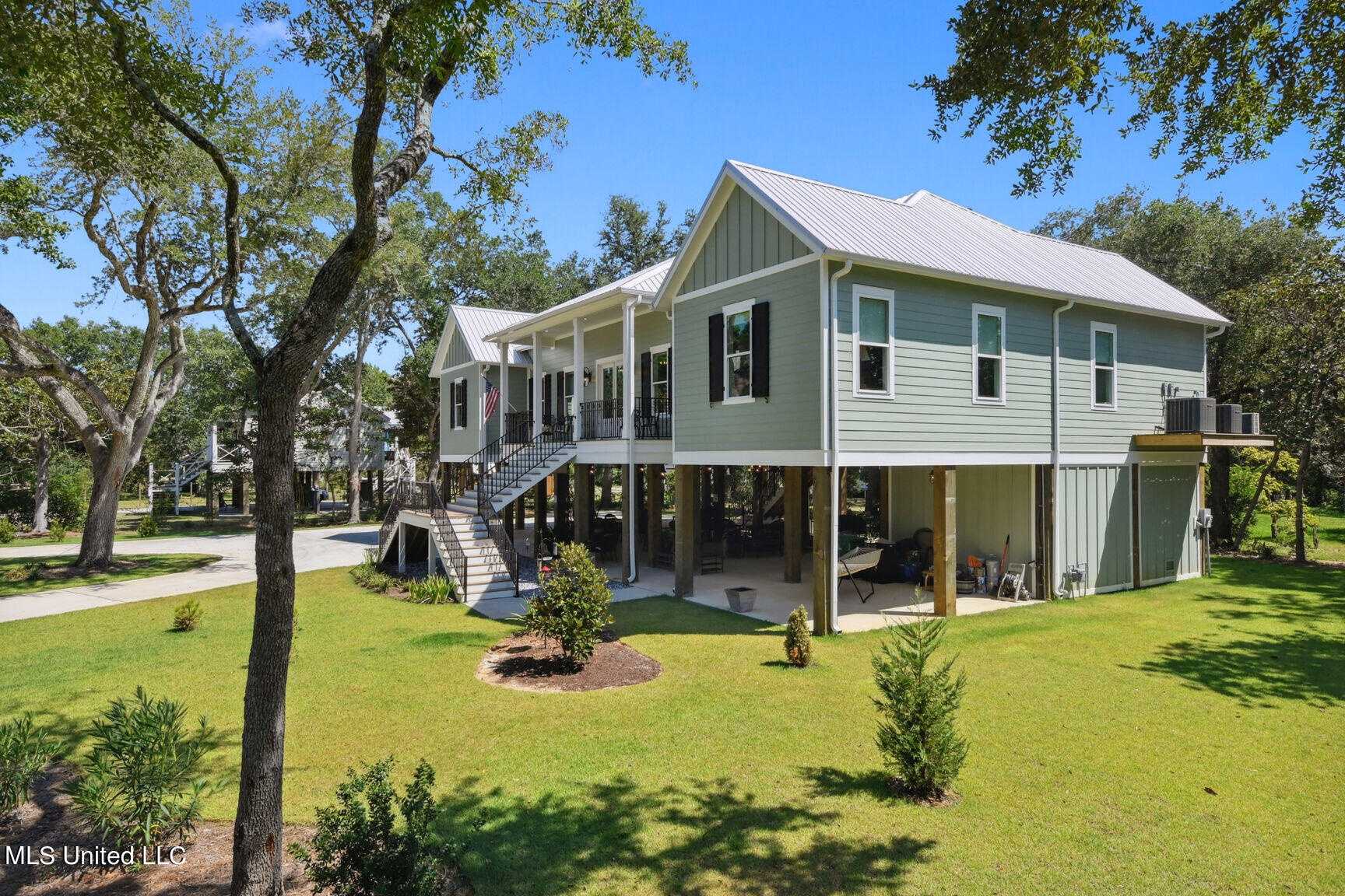 316 Leonhard Avenue, Bay Saint Louis, Mississippi image 3