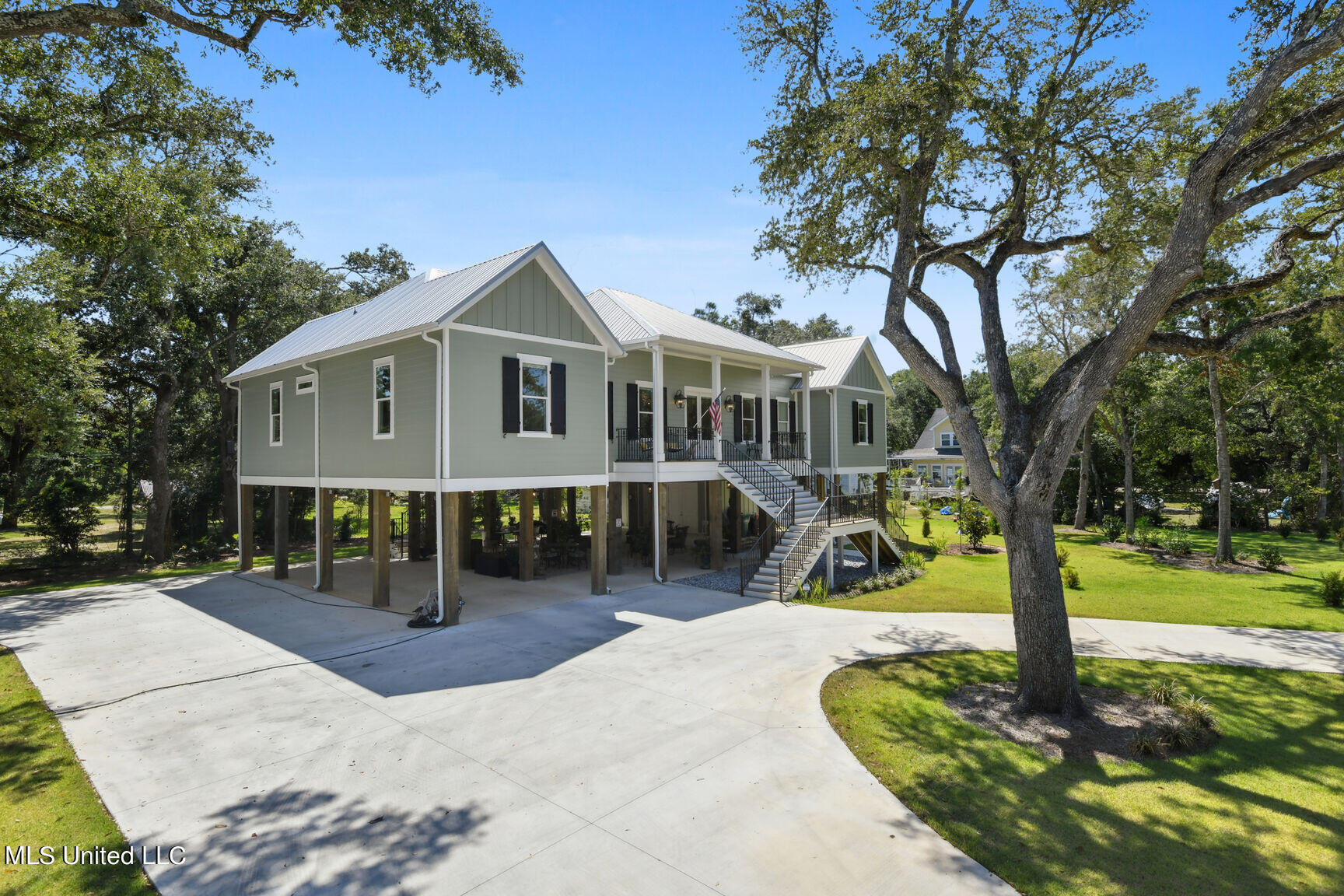 316 Leonhard Avenue, Bay Saint Louis, Mississippi image 5