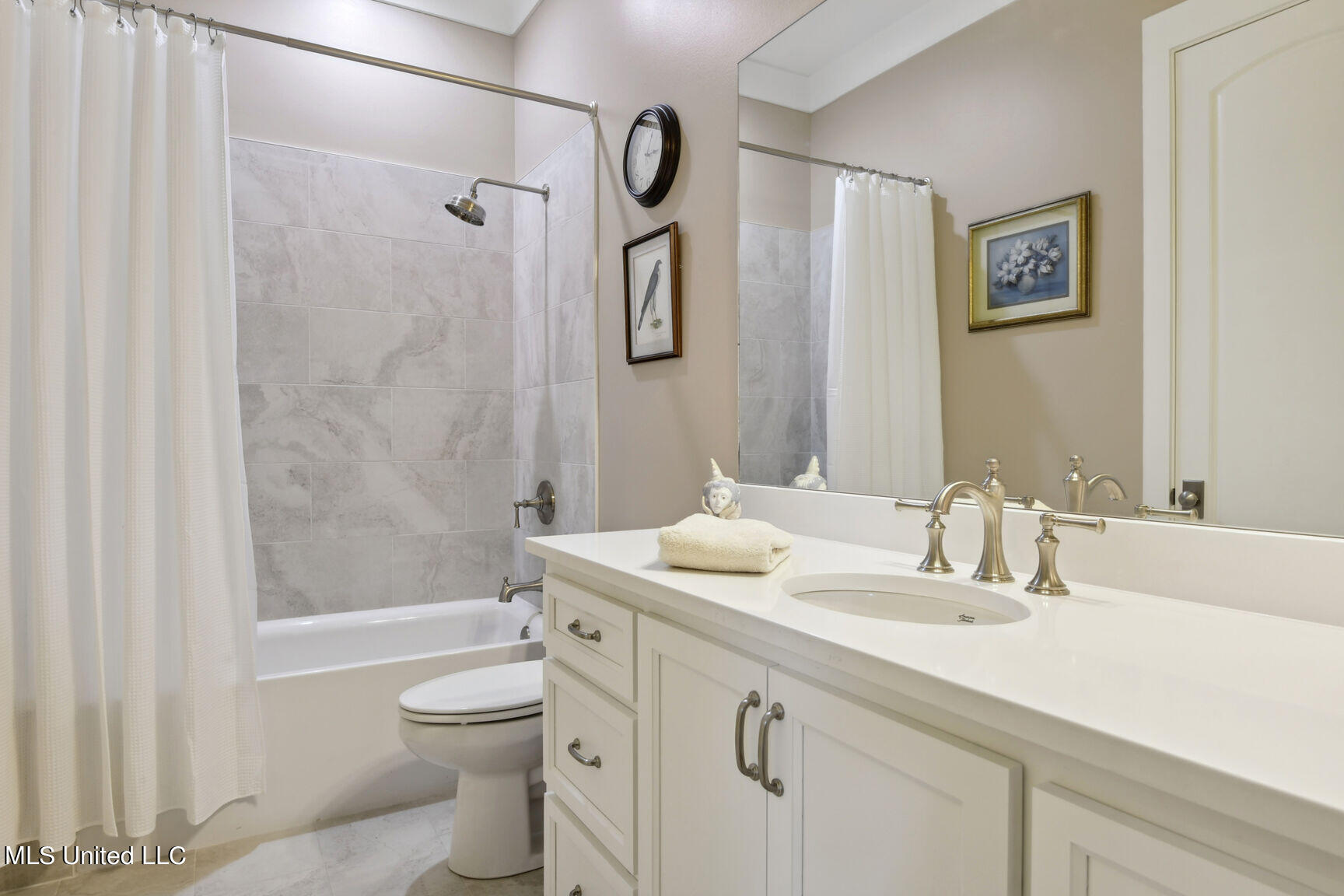 316 Leonhard Avenue, Bay Saint Louis, Mississippi image 17