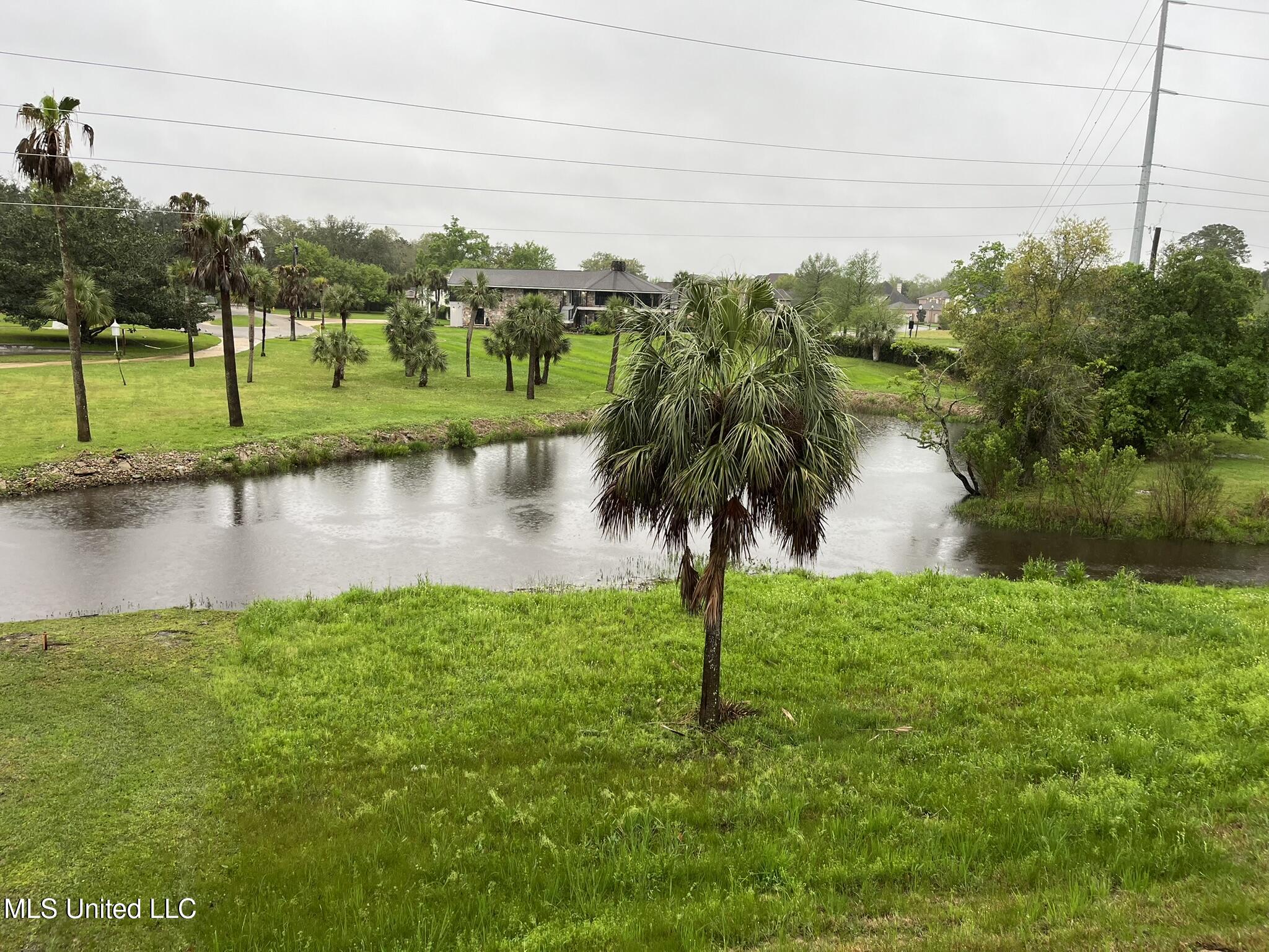 461 & 463 Goose Pointe Boulevard, Biloxi, Mississippi image 1