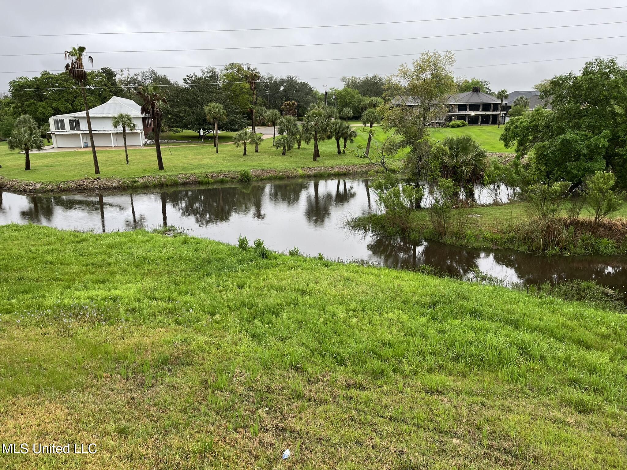 461 & 463 Goose Pointe Boulevard, Biloxi, Mississippi image 2