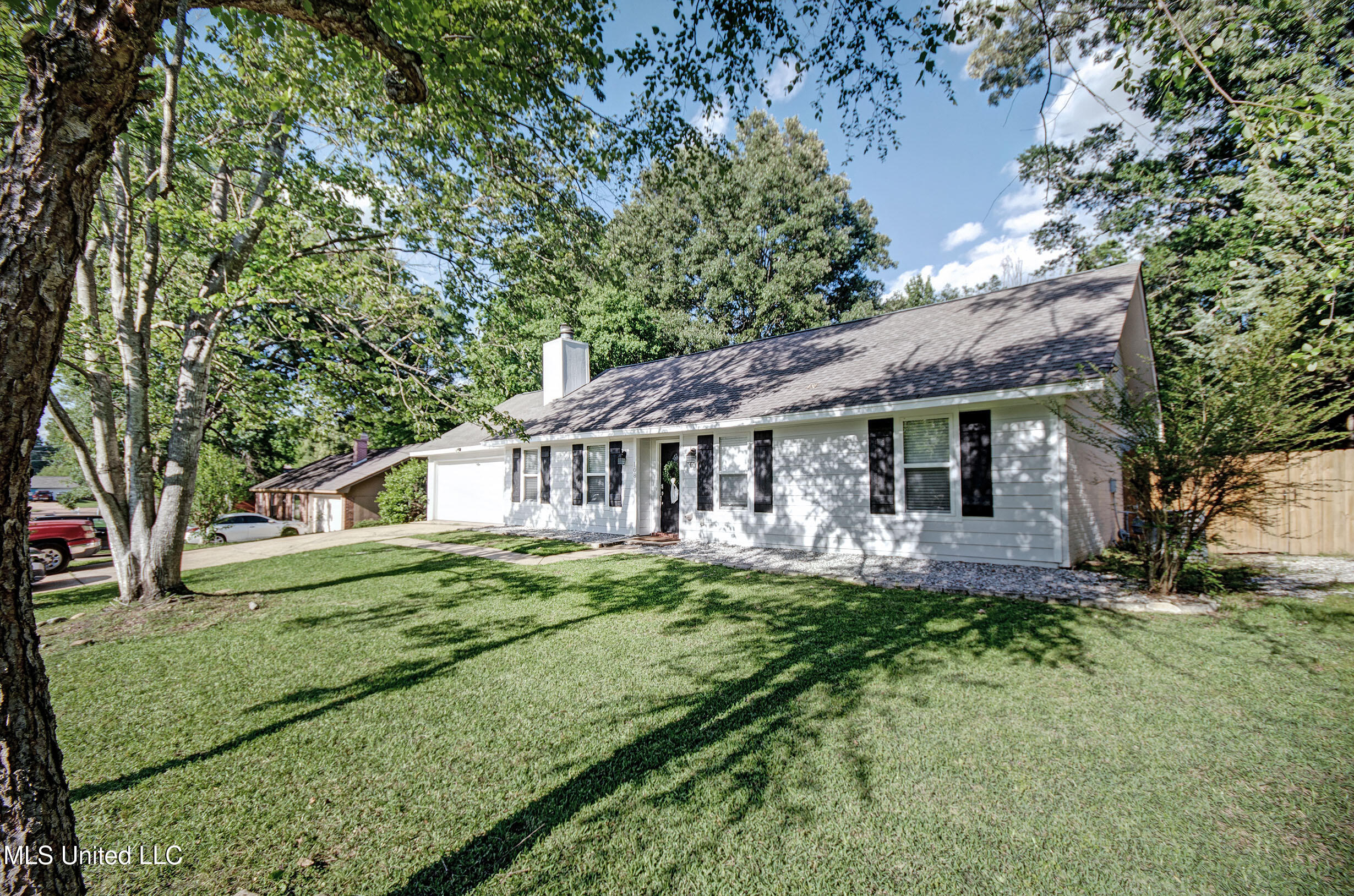 108 Fox Run Drive, Ridgeland, Mississippi image 1