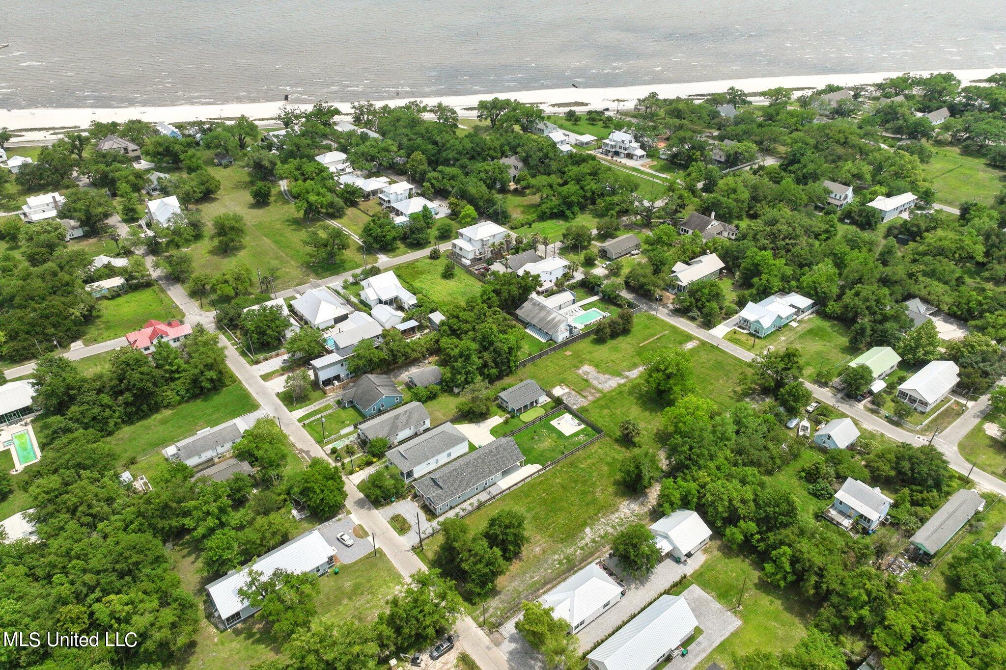 218 Citizen Street, Bay Saint Louis, Mississippi image 4